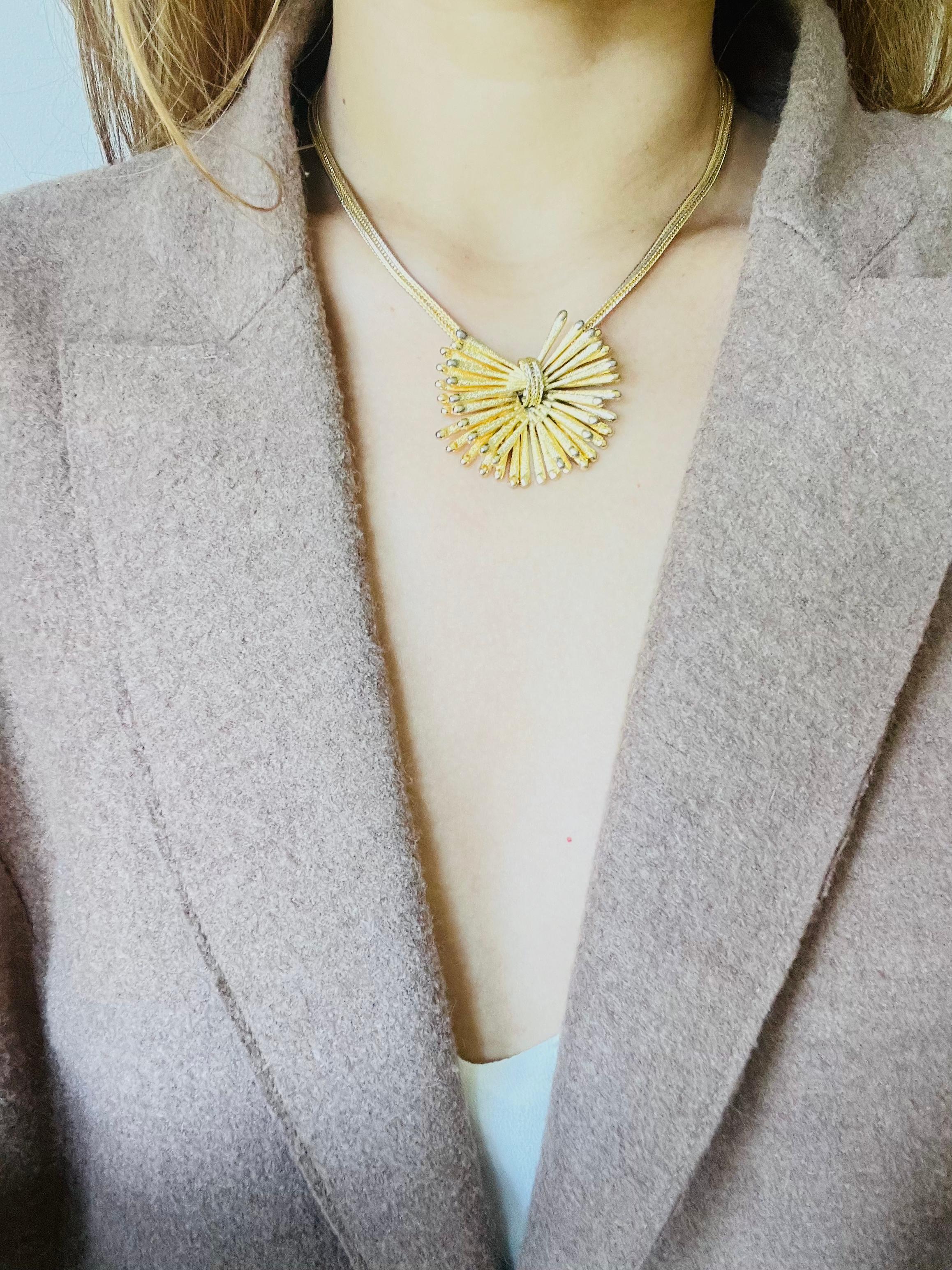 Women's or Men's Christian Dior GROSSE 1967 Vintage Double Bow Sunburst Pendant Woven Necklace For Sale