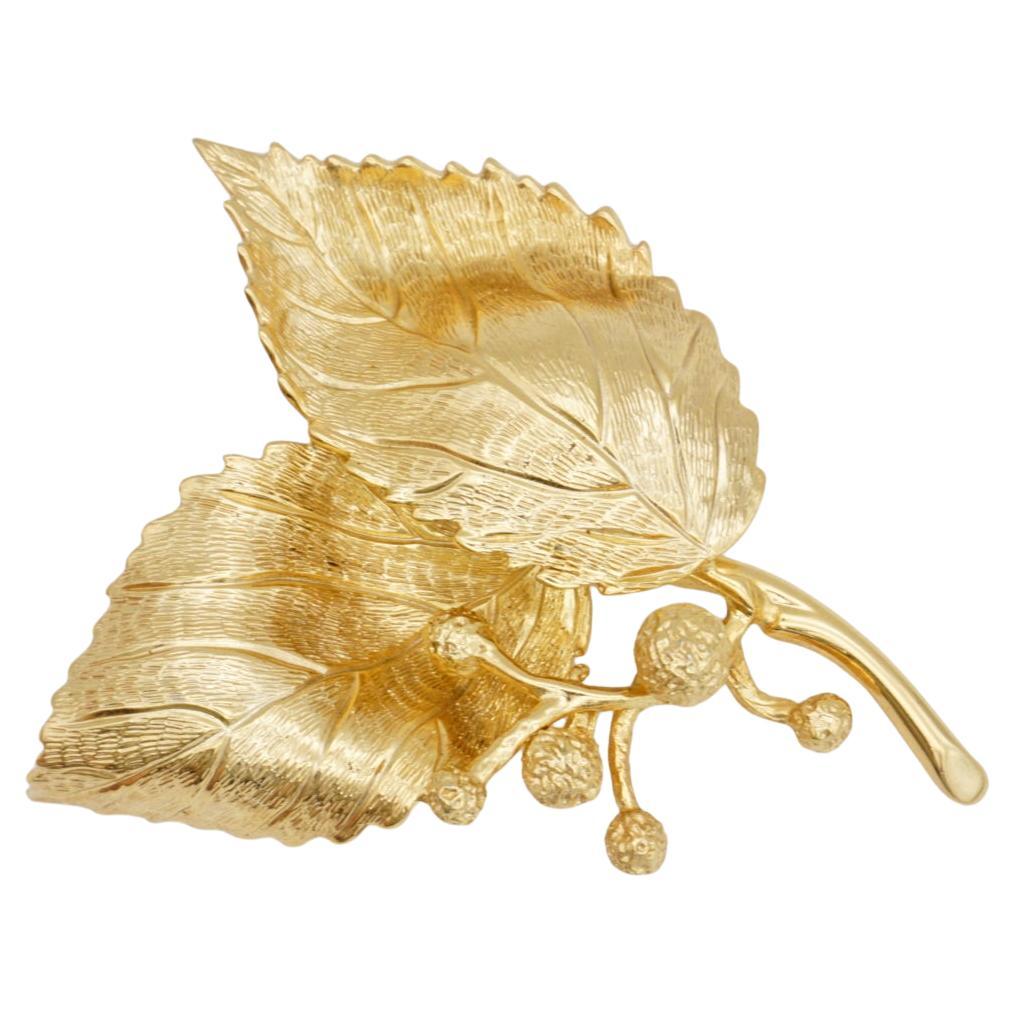 Christian Dior GROSSE 1967 Vintage Unisex Textured Double Vivid Windy Leaf Cluster Fruit Elegant Modernist Brooch, Gold Plated

Very excellent condition. 100% Genuine. 

This is gold plated stylised brooch. A unique piece. Safety-catch pin closure,