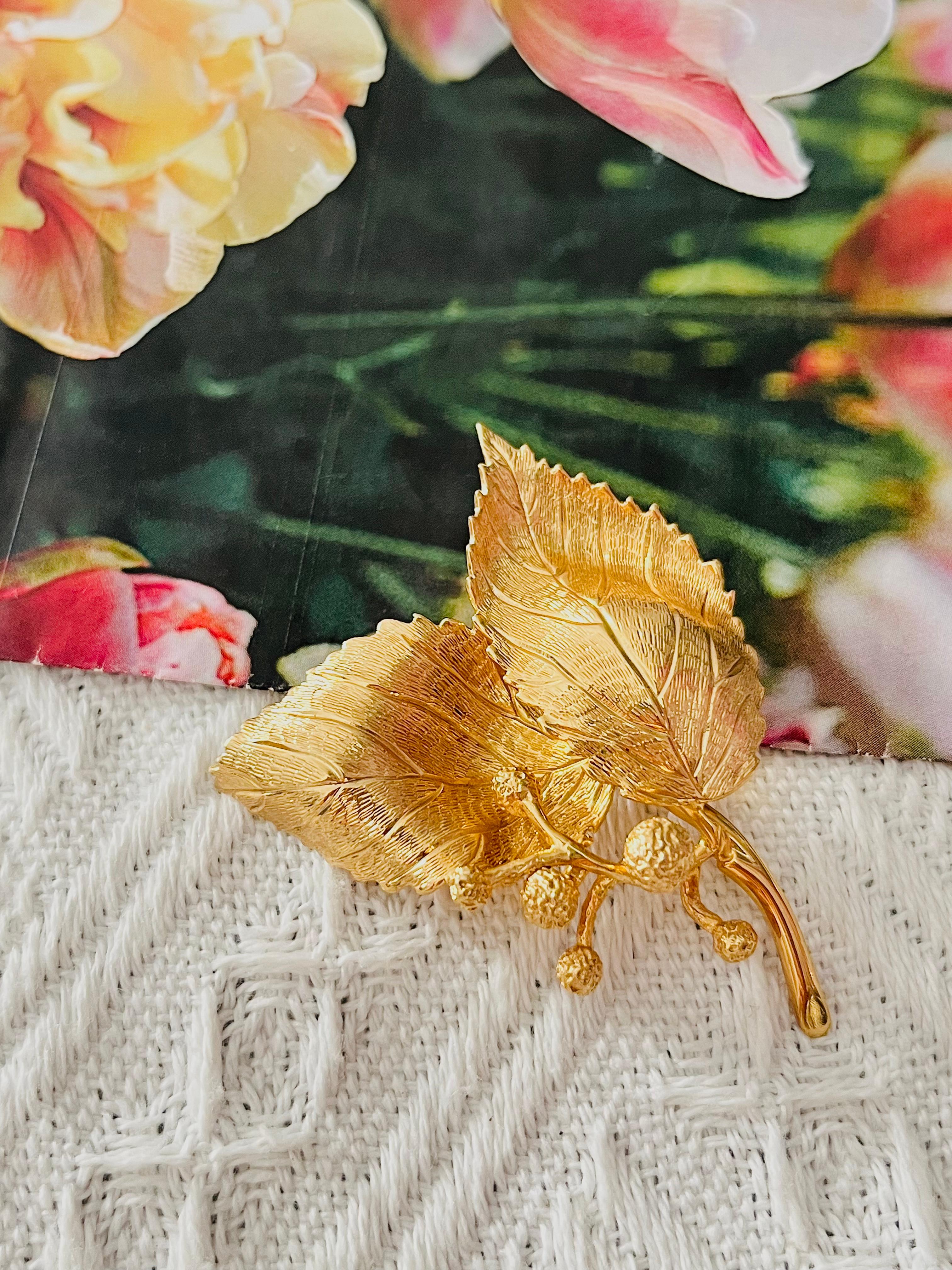Art Deco Christian Dior GROSSE 1967 Vintage Double Vivid Windy Leaf Cluster Fruit Brooch For Sale