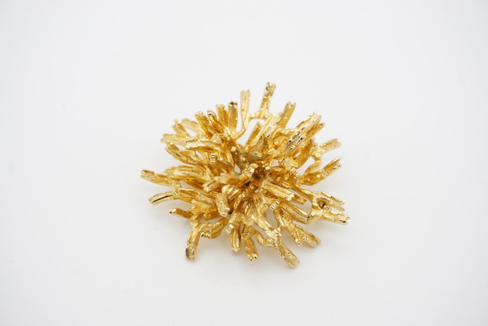 Christian Dior GROSSE 1967 Vintage Large Coral Flower Gold Exquisite Brooch For Sale 3