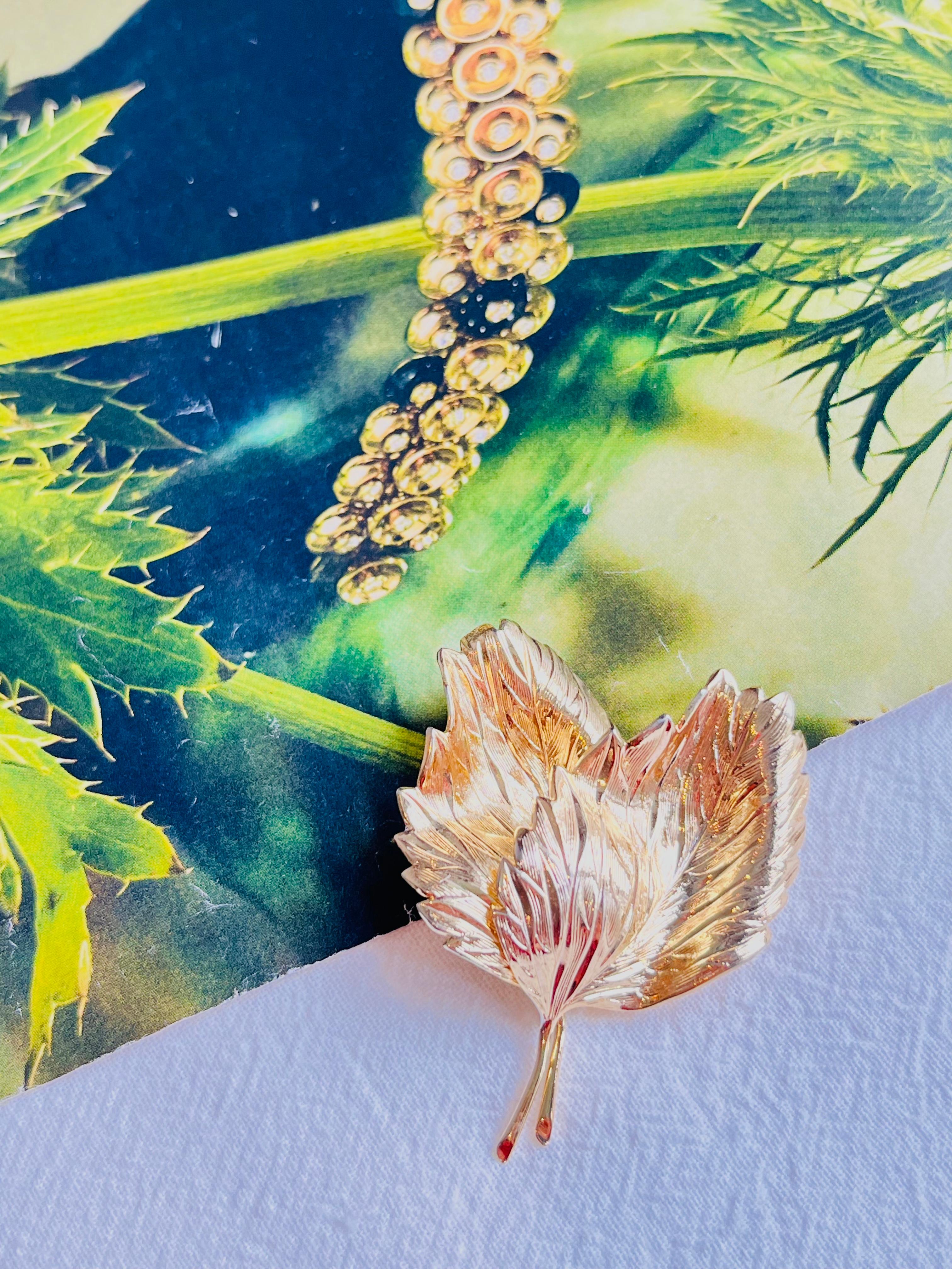 Christian Dior GROSSE 1967 Vintage Large Double Textured Wavy Windy Leaf Brooch In Excellent Condition In Wokingham, England