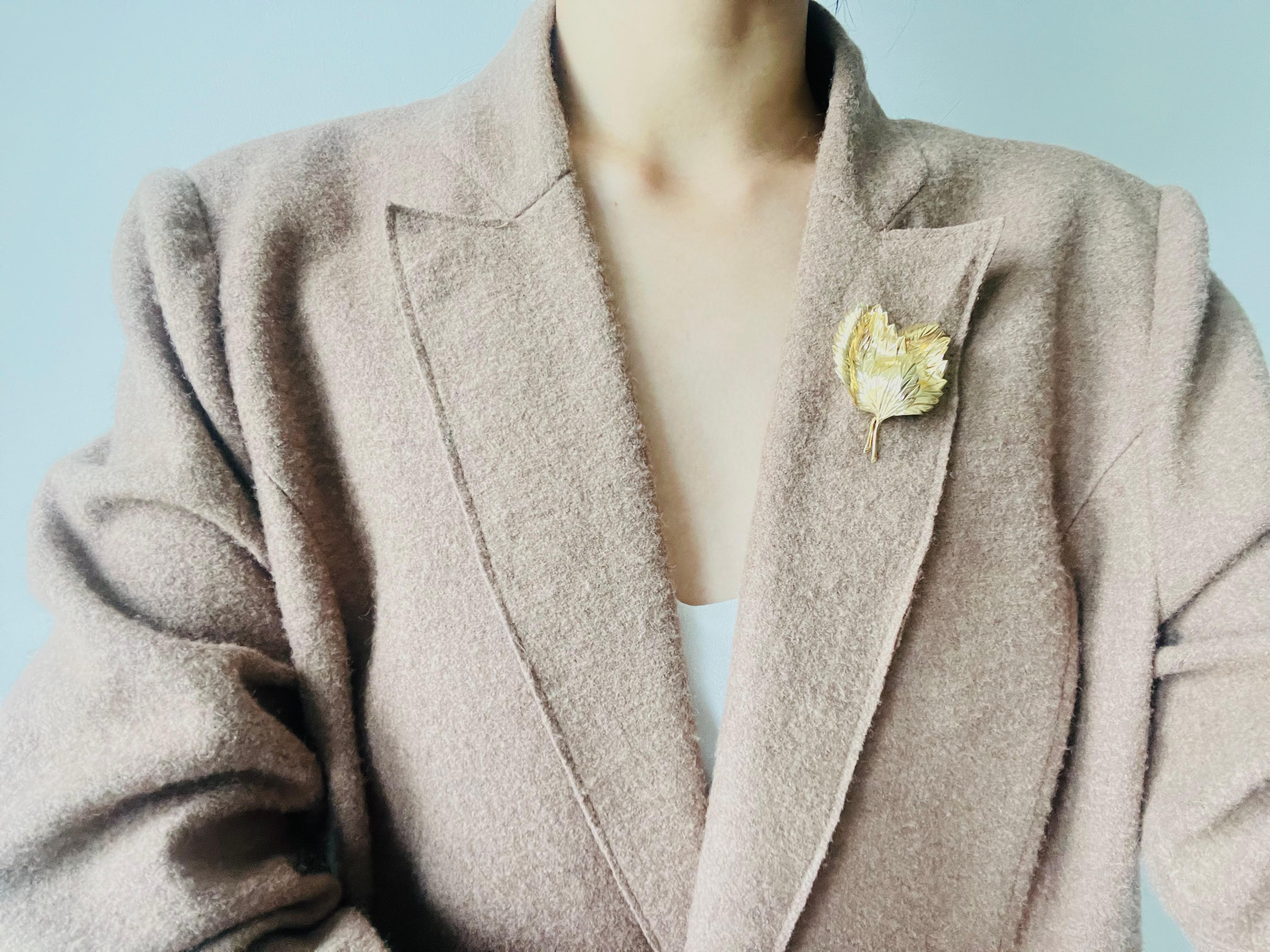 Christian Dior GROSSE 1967 - Grande broche vintage à double texture ondulée et ondulée à feuilles tombantes en vente 2