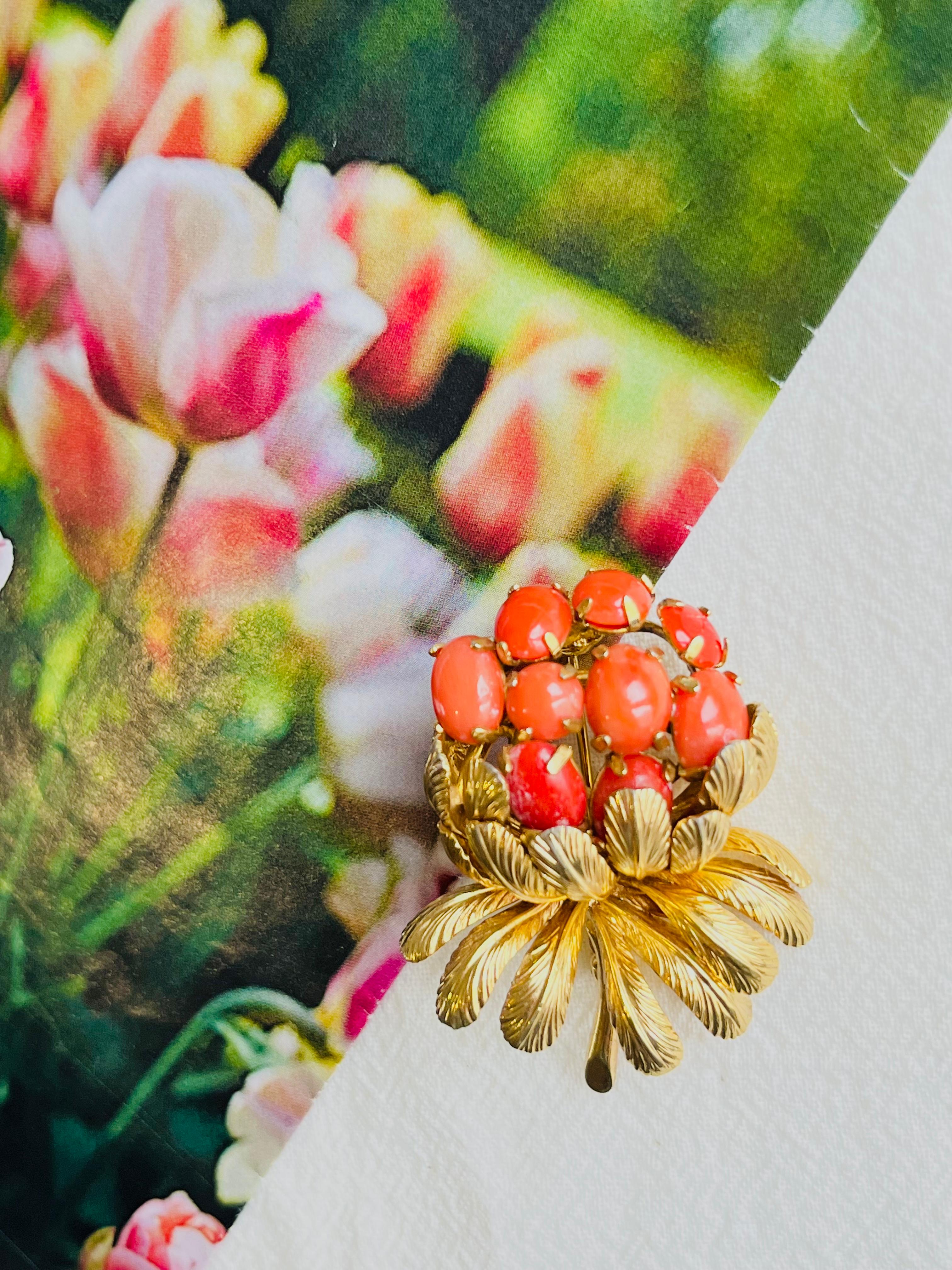 Christian Dior GROSSE 1967 Vintage Orange Fruit Flower Bouquet Leaf Gold Brooch In Good Condition For Sale In Wokingham, England