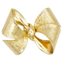 Christian Dior GROSSE 1967 Vintage Textured Ripple Cute Knot Bow Ribbon Brooch