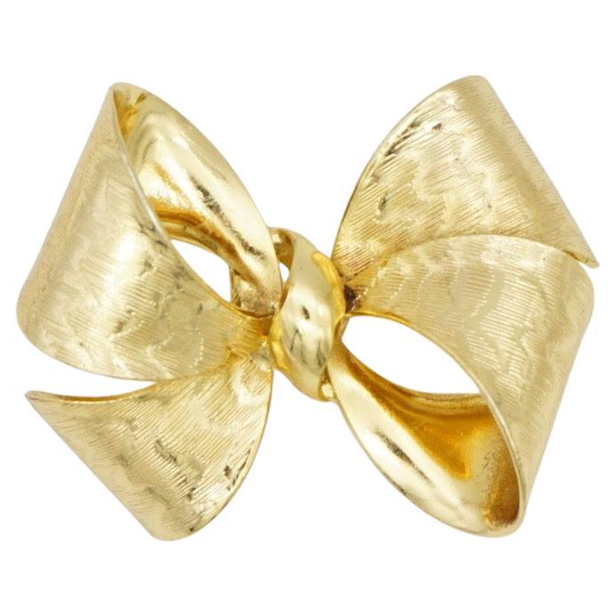 Christian Dior GROSSE 1967 Broche vintage texturée en forme de nœud papillon avec nœud papillon