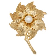 Christian Dior GROSSE 1967 Vintage Textured White Pearl Flower Blossom Brooch