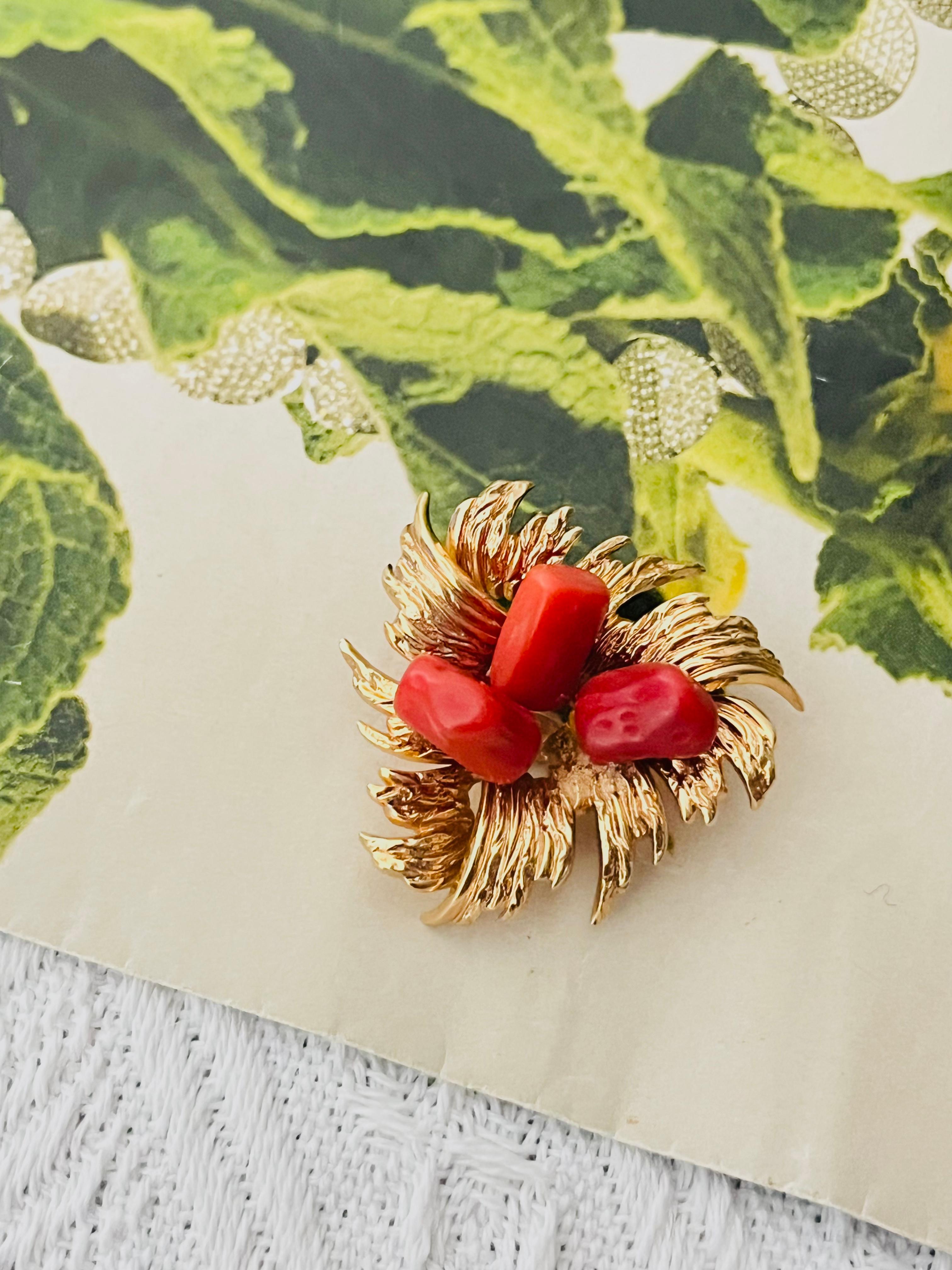 Christian Dior GROSSE 1967 Vintage Trio Blood Stones Coral Flower Fruit Brooch In Good Condition For Sale In Wokingham, England