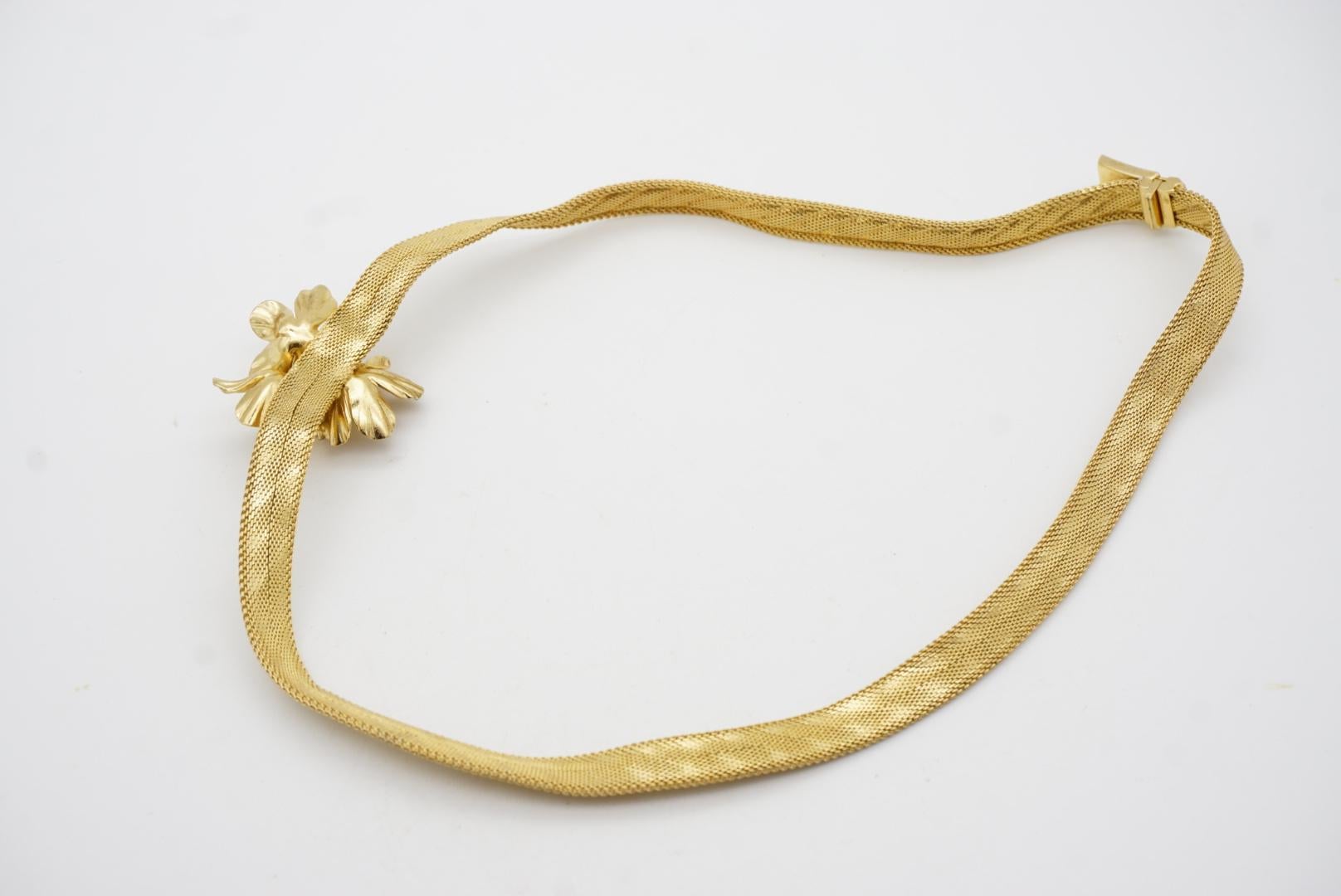 Christian Dior GROSSE 1967 Vintage Trio Cluster Flower Pearls Choker Necklace For Sale 11