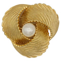 Christian Dior GROSSE 1967 Vintage Twist Spiral Weiß Runde Perle Gold Brosche