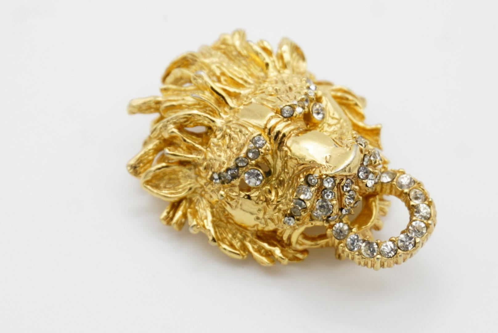 Christian Dior GROSSE 1967 Vintage Vivid 3D Lion Head Knocker Crystals Brooch For Sale 5