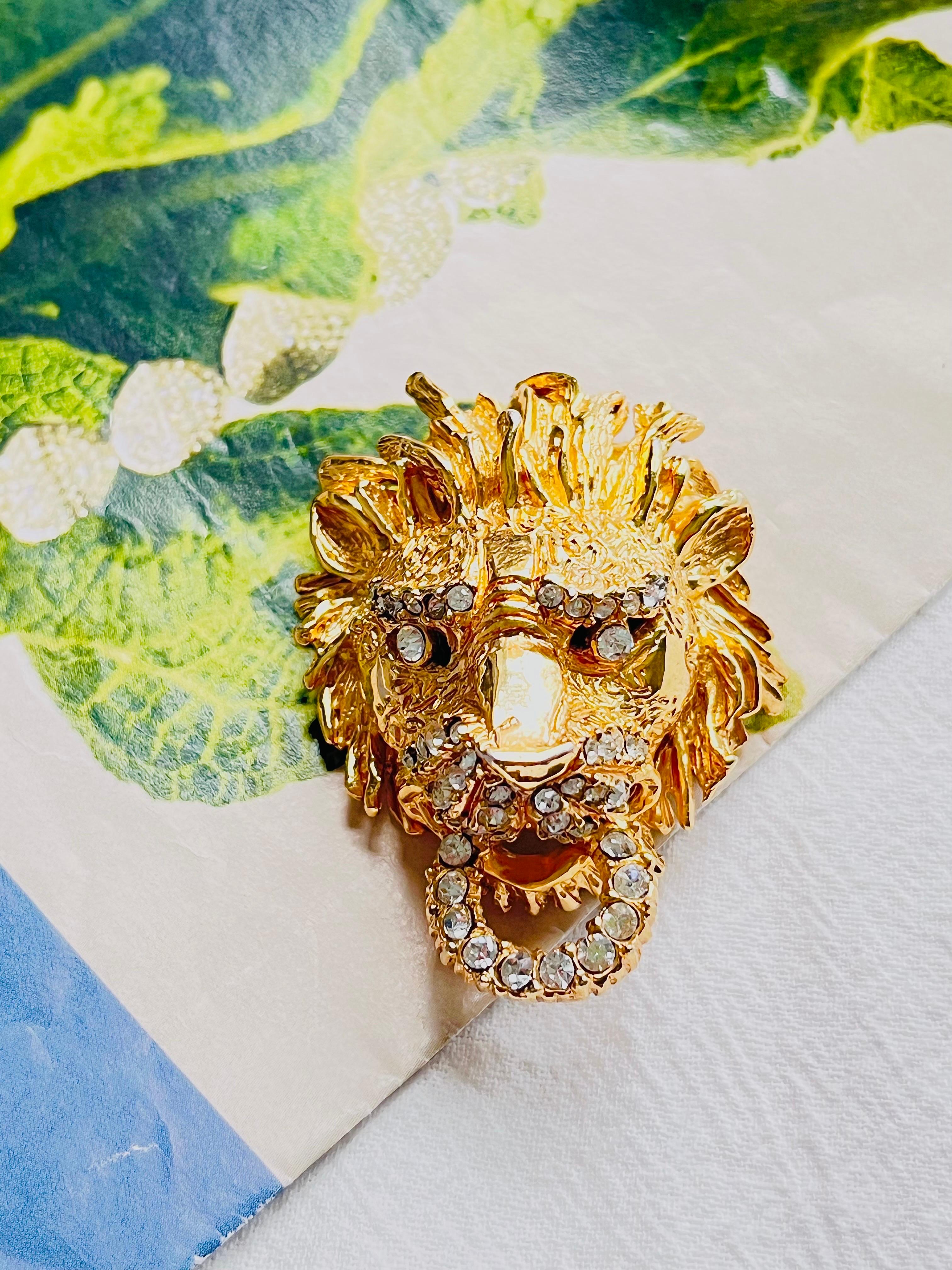Art Deco Christian Dior GROSSE 1967 Vintage Vivid 3D Lion Head Knocker Crystals Brooch For Sale