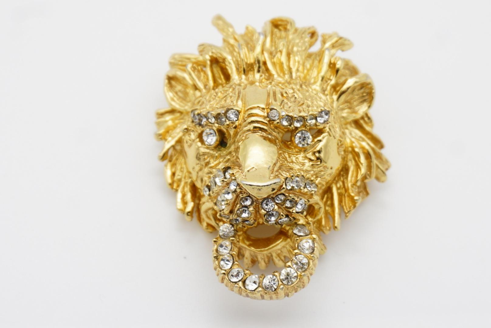 Christian Dior GROSSE 1967 Vintage Vivid 3D Lion Head Knocker Crystals Brooch For Sale 3