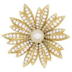 Christian Dior GROSSE 1968 Perla Cristales Flor Blanco Broche Radiante