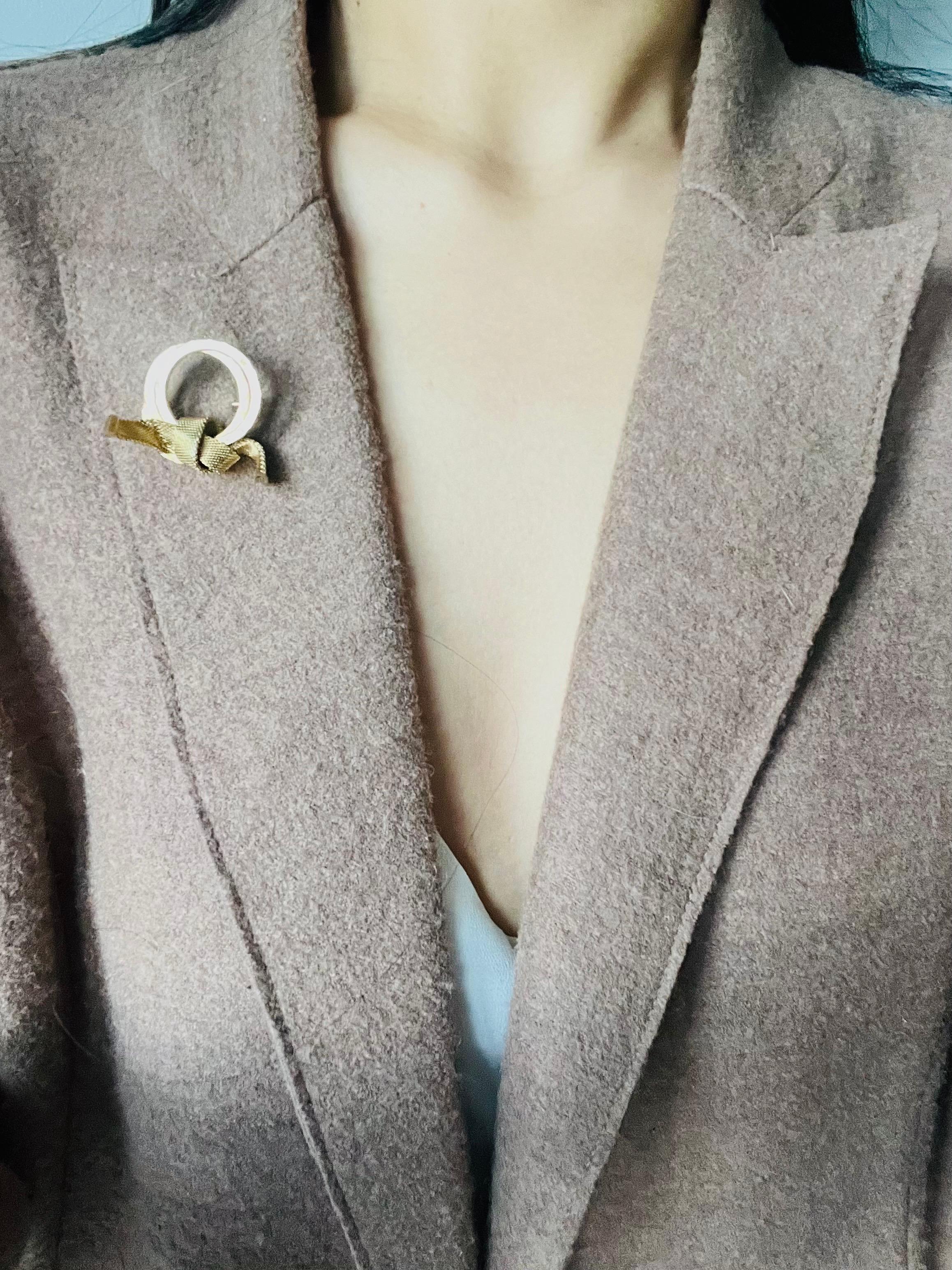 Christian Dior GROSSE 1968 Trio Layer Circle Hoop Mesh Ribbon Knot Bow Brooch For Sale 1