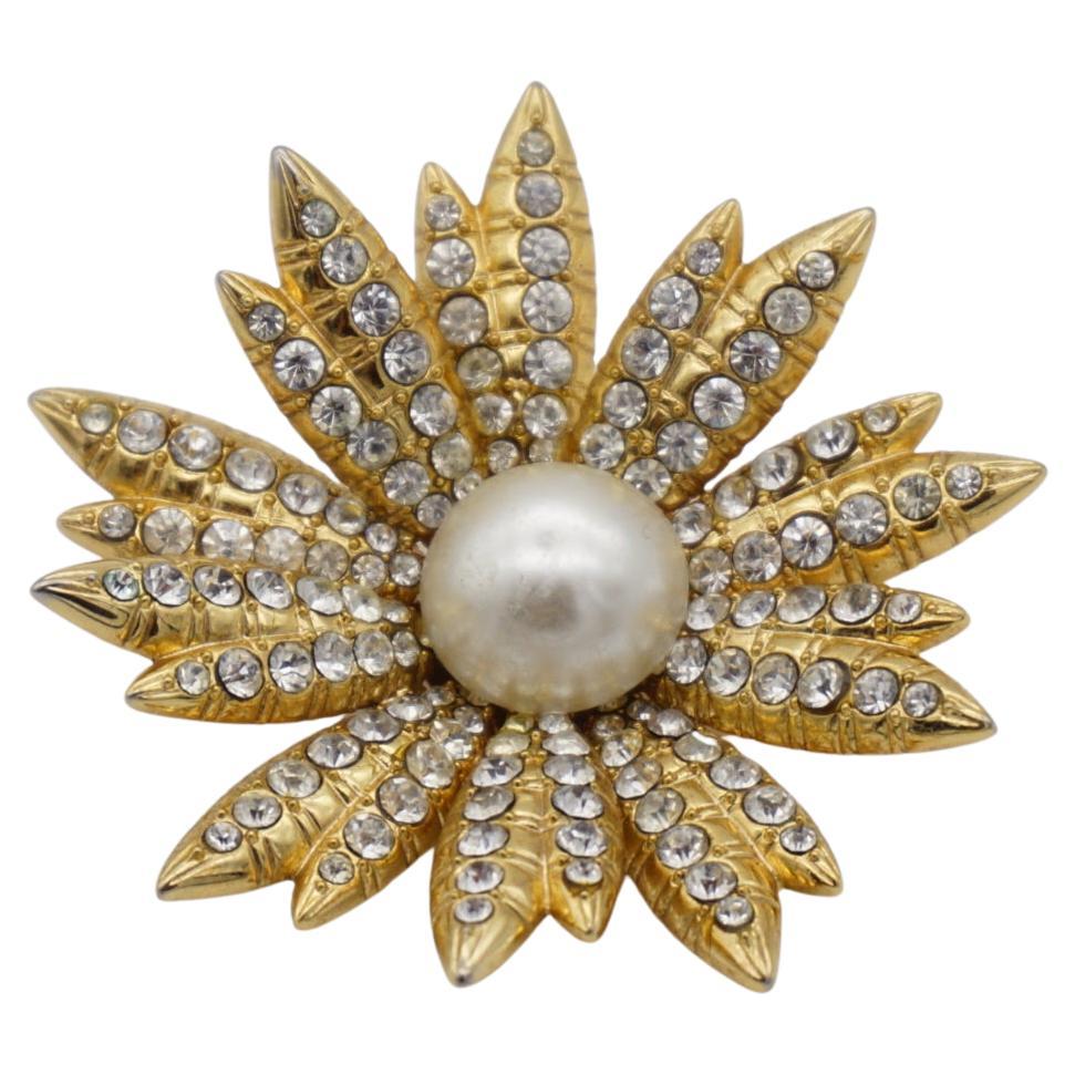 Christian Dior GROSSE 1968 Vintage Bloom Blume Whole Kristall Perle Gold Brosche im Angebot