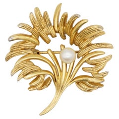 Christian Dior GROSSE 1968 Vintage Floral Leaf Openwork White Pearl Gold Brooch