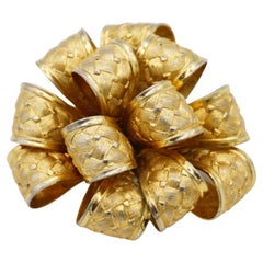 Christian Dior GROSSE 1968 Vintage Large Ribbon Gift Bloom Flower Gold Brooch 
