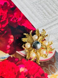 Christian Dior GROSSE 1968 Vintage Unisex Pearls Layer White Black Leaf Brooch