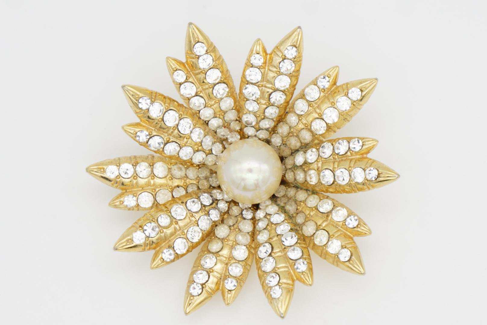 Christian Dior GROSSE 1968 Weiße Perlen Blüte Blume Strahlende Kristalle Brosche im Angebot 3