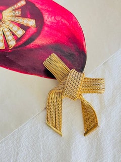 Christian Dior GROSSE 1969 Vintage Striped Bow Ribbon Butterfly Mesh Gold Brooch