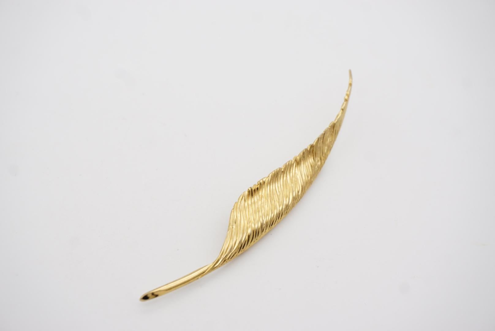 Christian Dior GROSSE 1969 Vintage Textured Long Wave Feather Leaf Reed Brooch For Sale 5