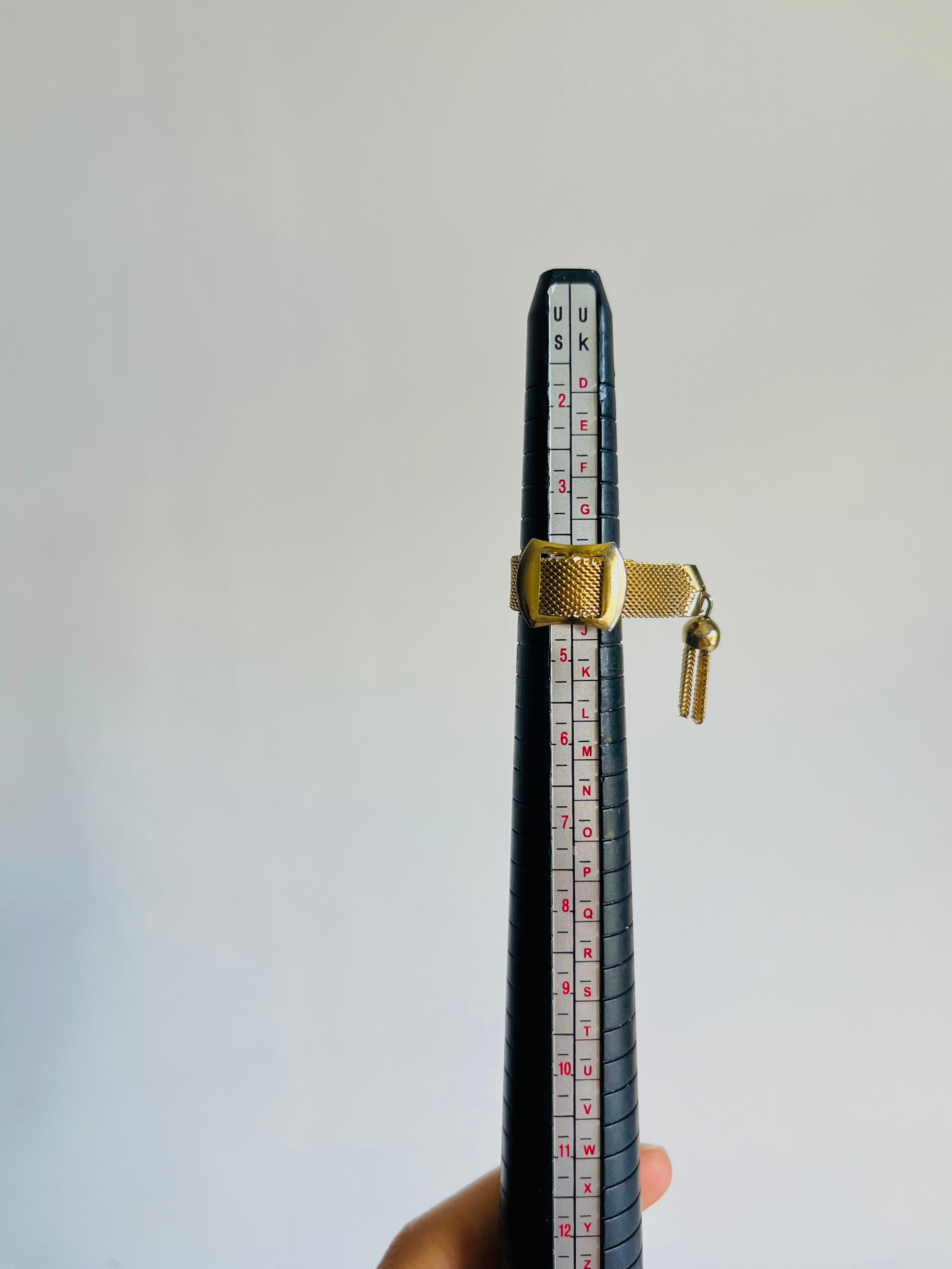 Christian Dior GROSSE 1970 Cintura regolabile a rete intrecciata Anello con charme e nappina in vendita 1