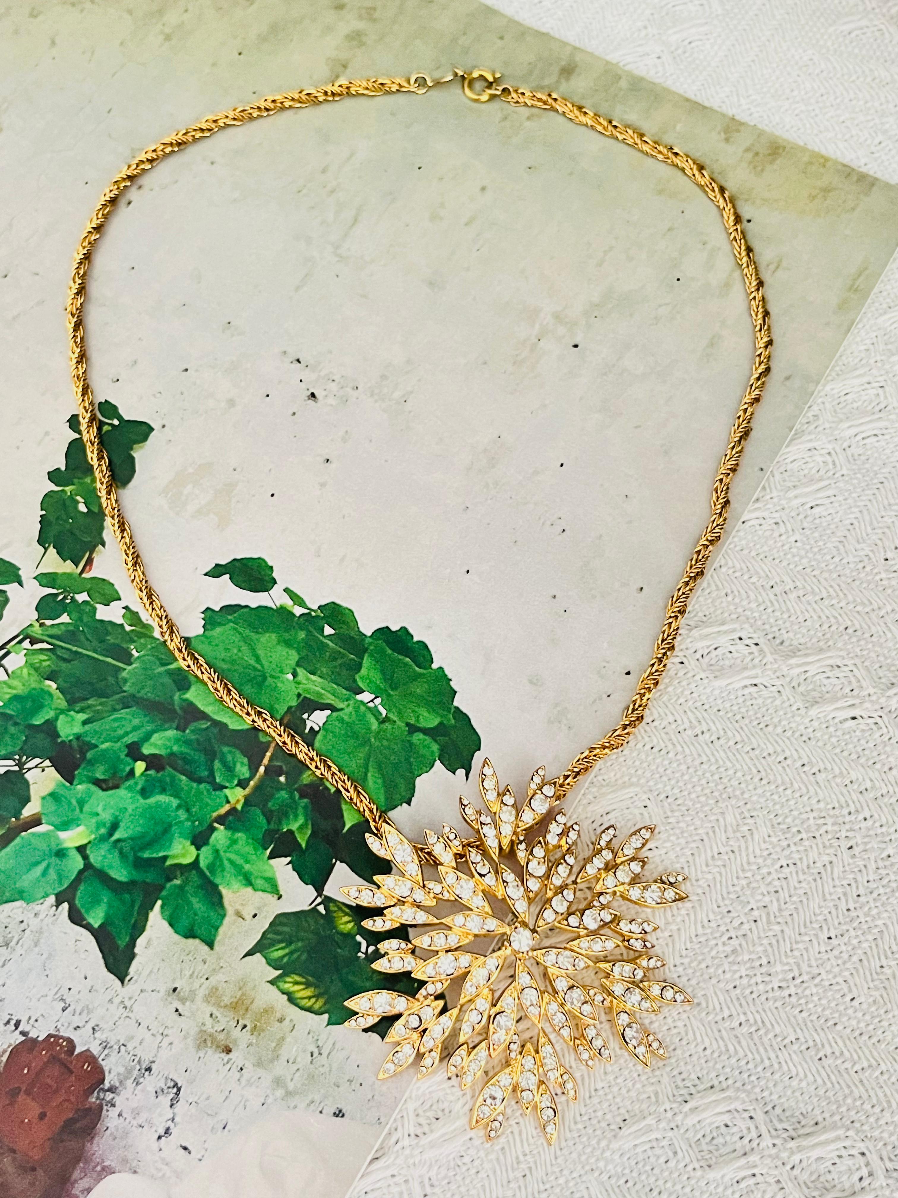 Christian Dior GROSSE 1970 Large Snowflake Crystals Flower Pendant Necklace In Good Condition For Sale In Wokingham, England