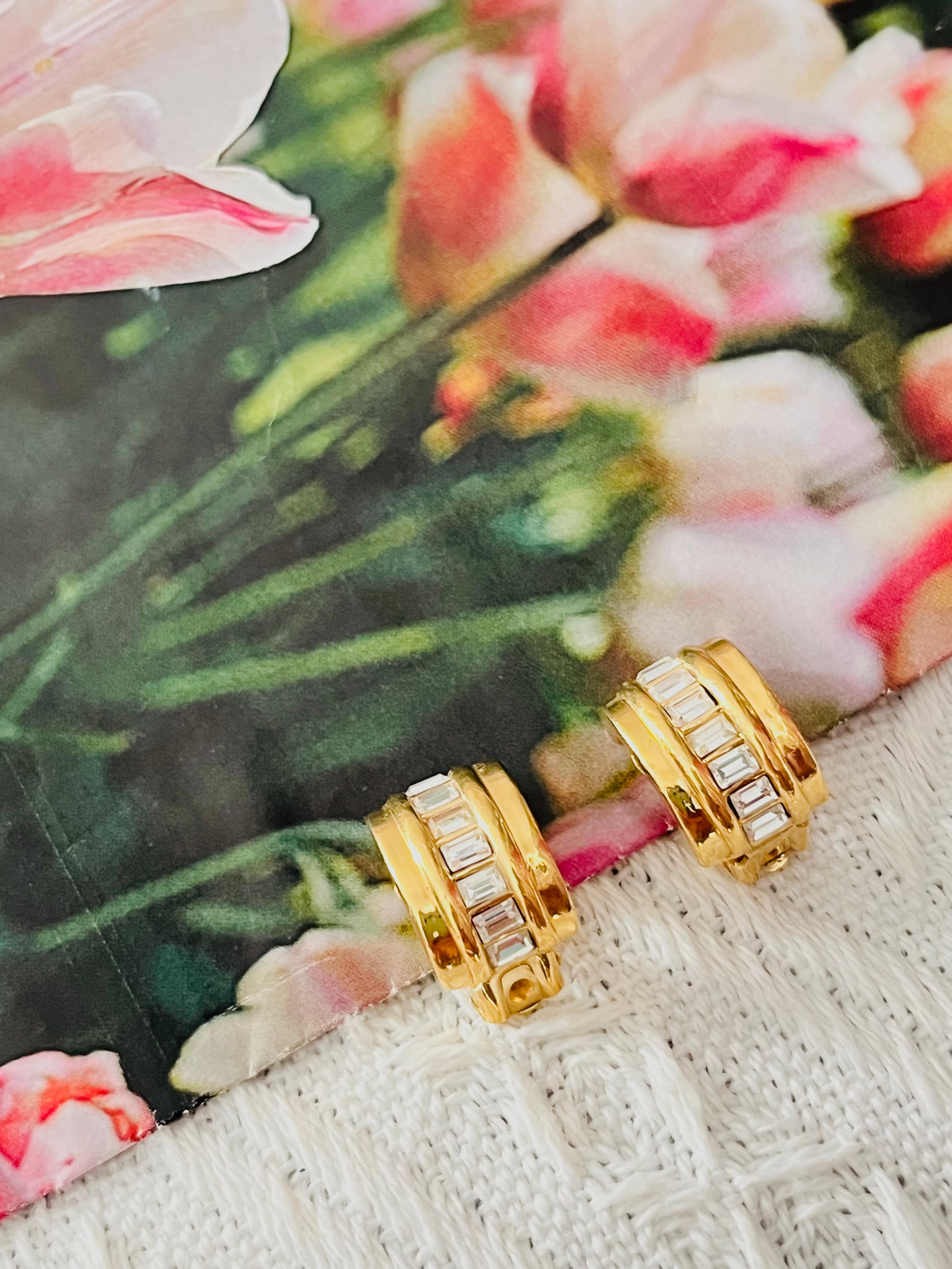 Christian Dior GROSSE 1970 Rectangle Crystals Half Hoop Dome Gold Clip Earrings In Excellent Condition For Sale In Wokingham, England