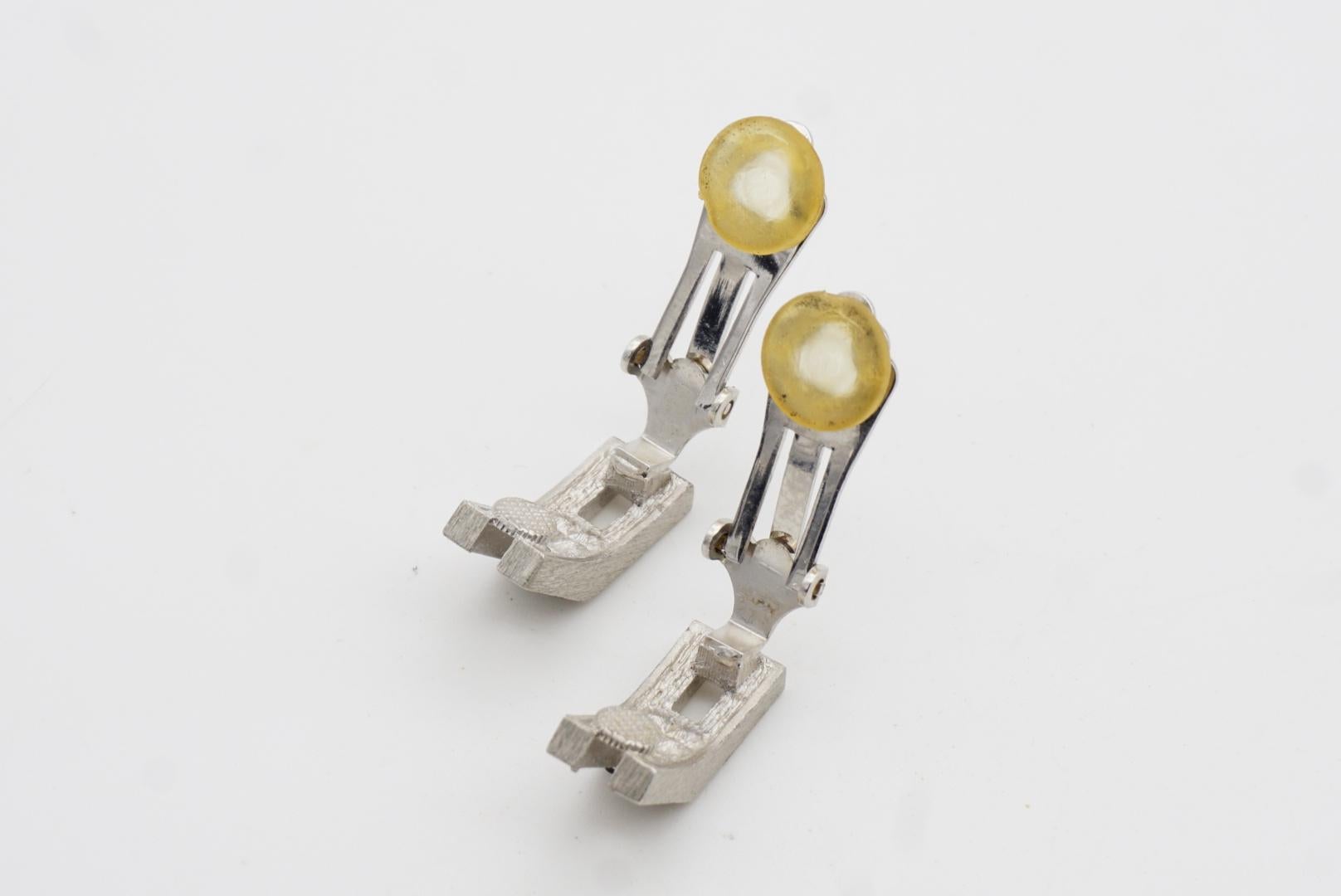 Christian Dior GROSSE 1970 Sapphire Cube Triangle Crystals Silver Clip Earrings For Sale 10