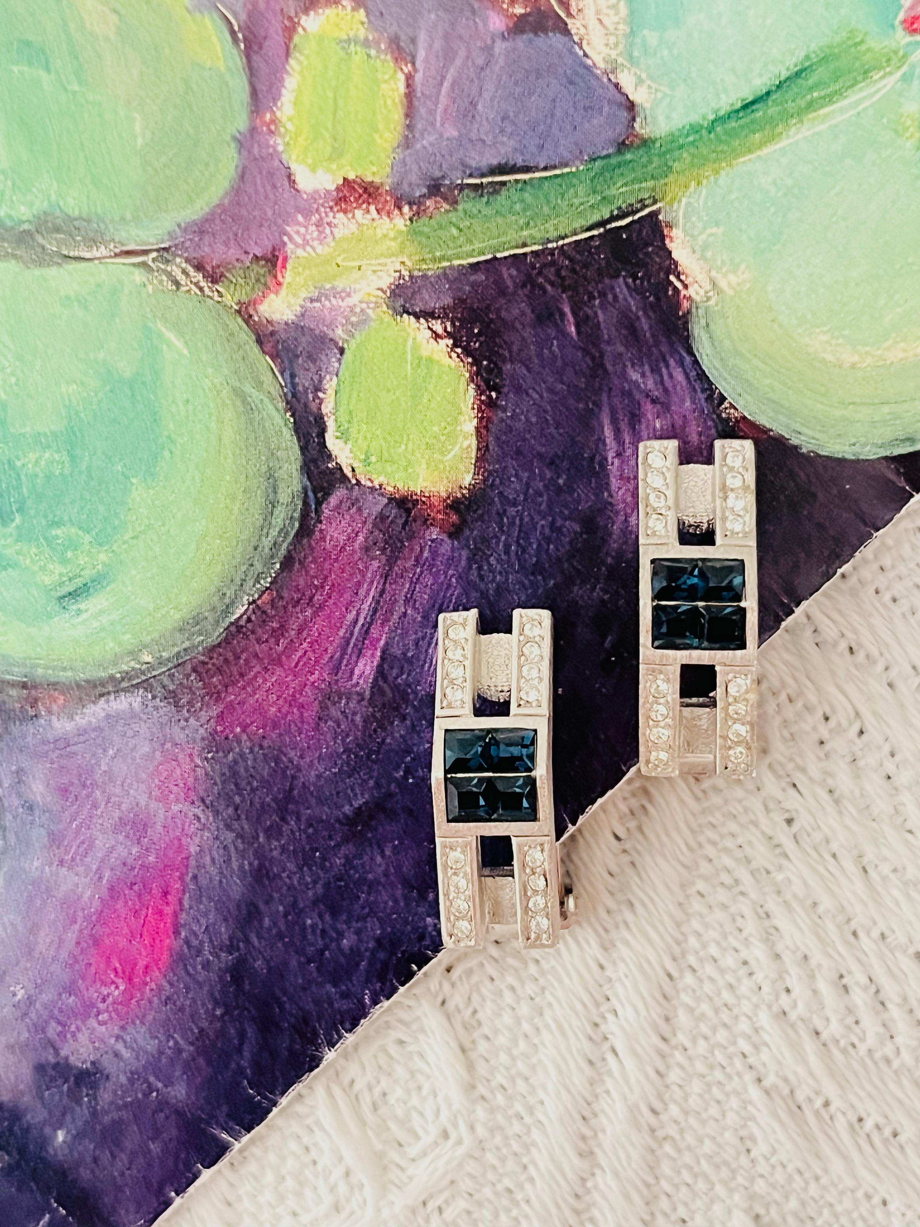 Art Deco Christian Dior GROSSE 1970 Sapphire Cube Triangle Crystals Silver Clip Earrings For Sale