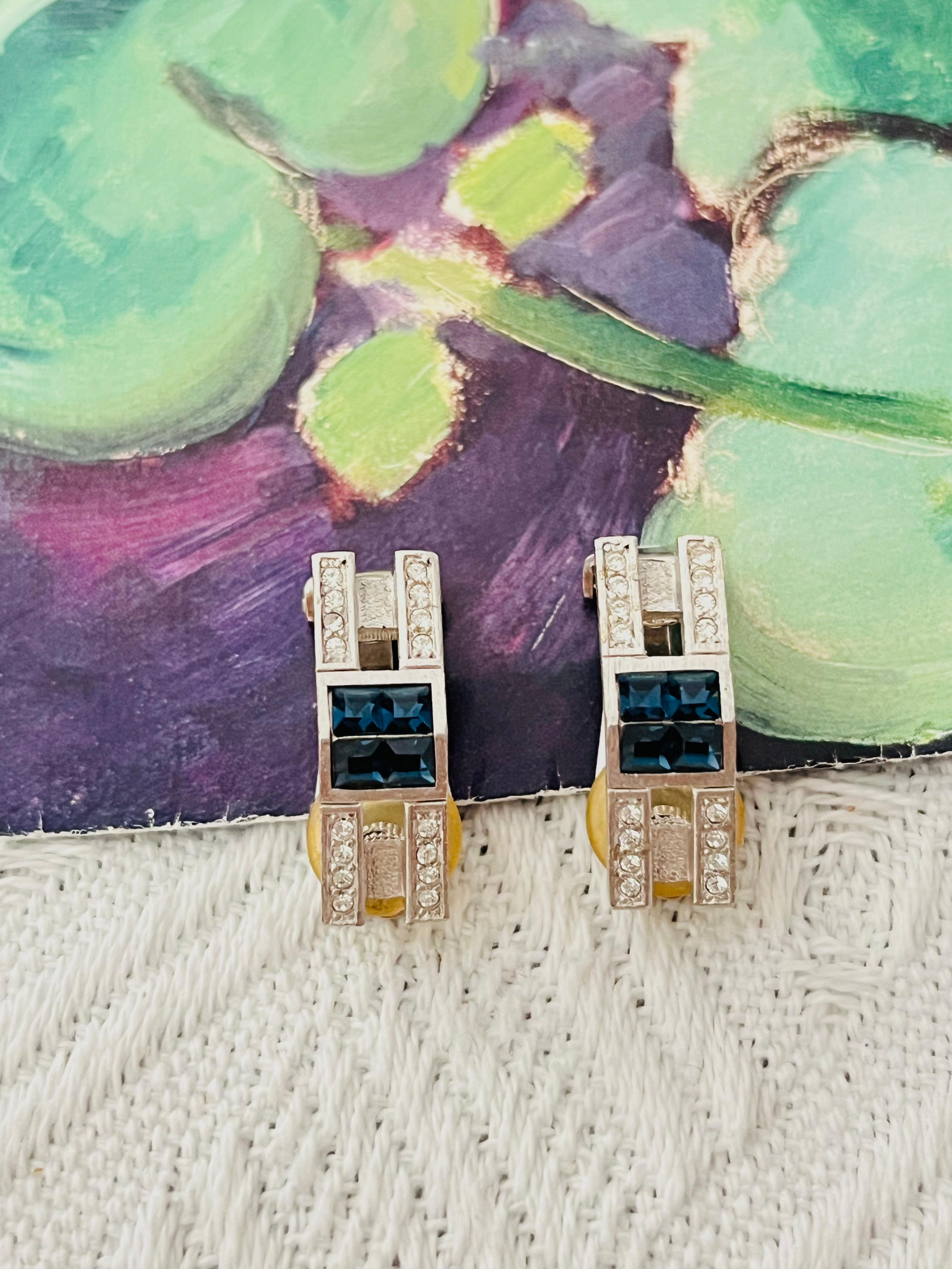 Women's or Men's Christian Dior GROSSE 1970 Sapphire Cube Triangle Crystals Silver Clip Earrings For Sale