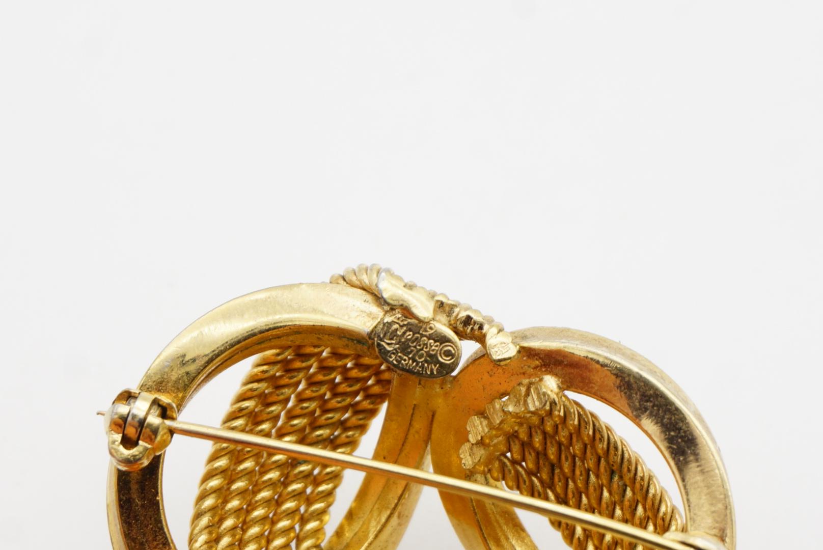 Christian Dior GROSSE 1970 Trio de triangles ajourés en maille ovale interlockée Broche en vente 9