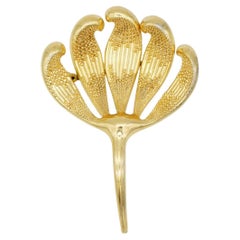 Christian Dior GROSSE 1970 Vintage Flower Leaf Five Petal Openwork Dome Brooch