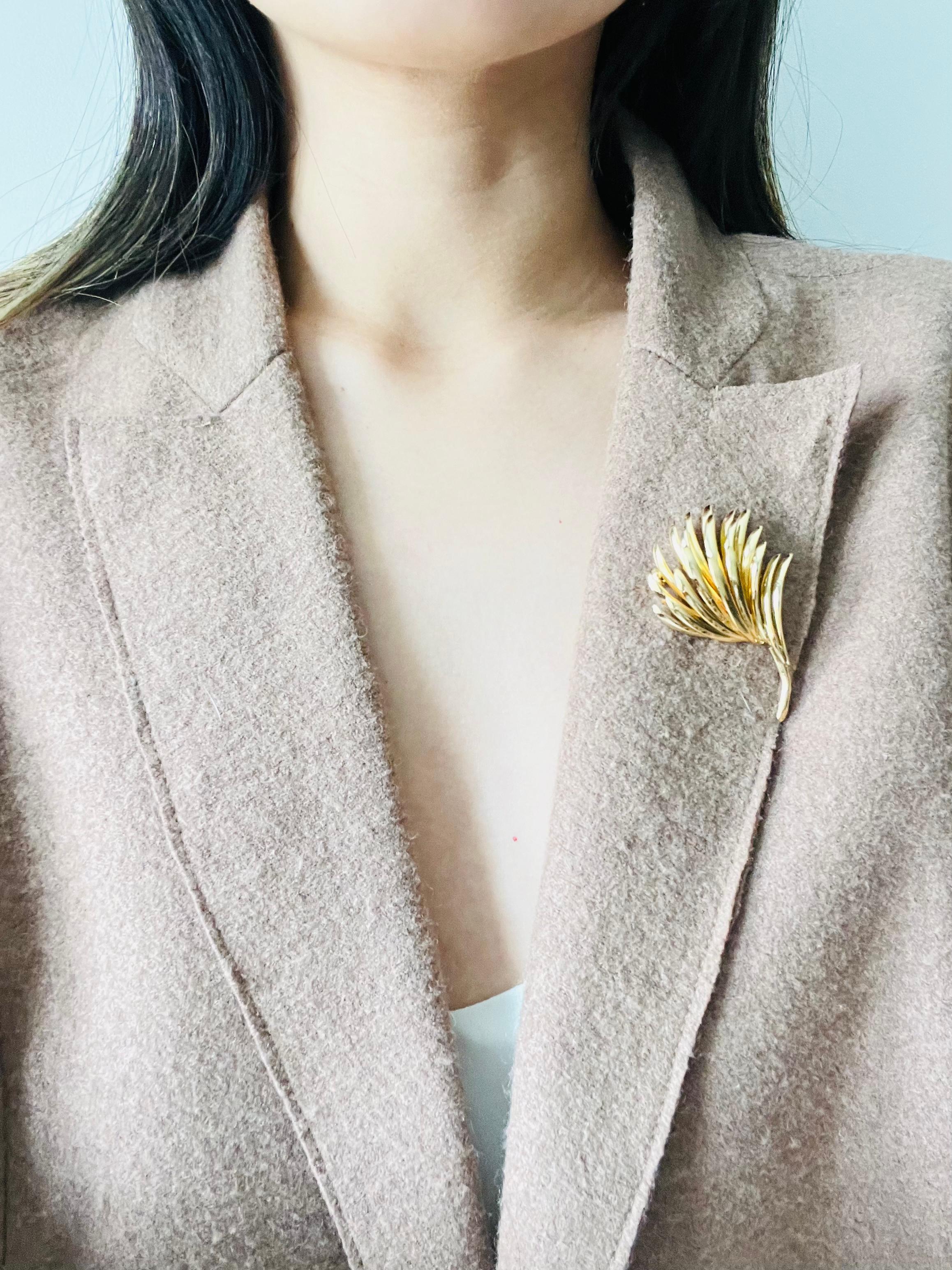Christian Dior GROSSE 1970 Vivid Trío Capas Árbol de hojas de viento Broche diente de león en venta 1
