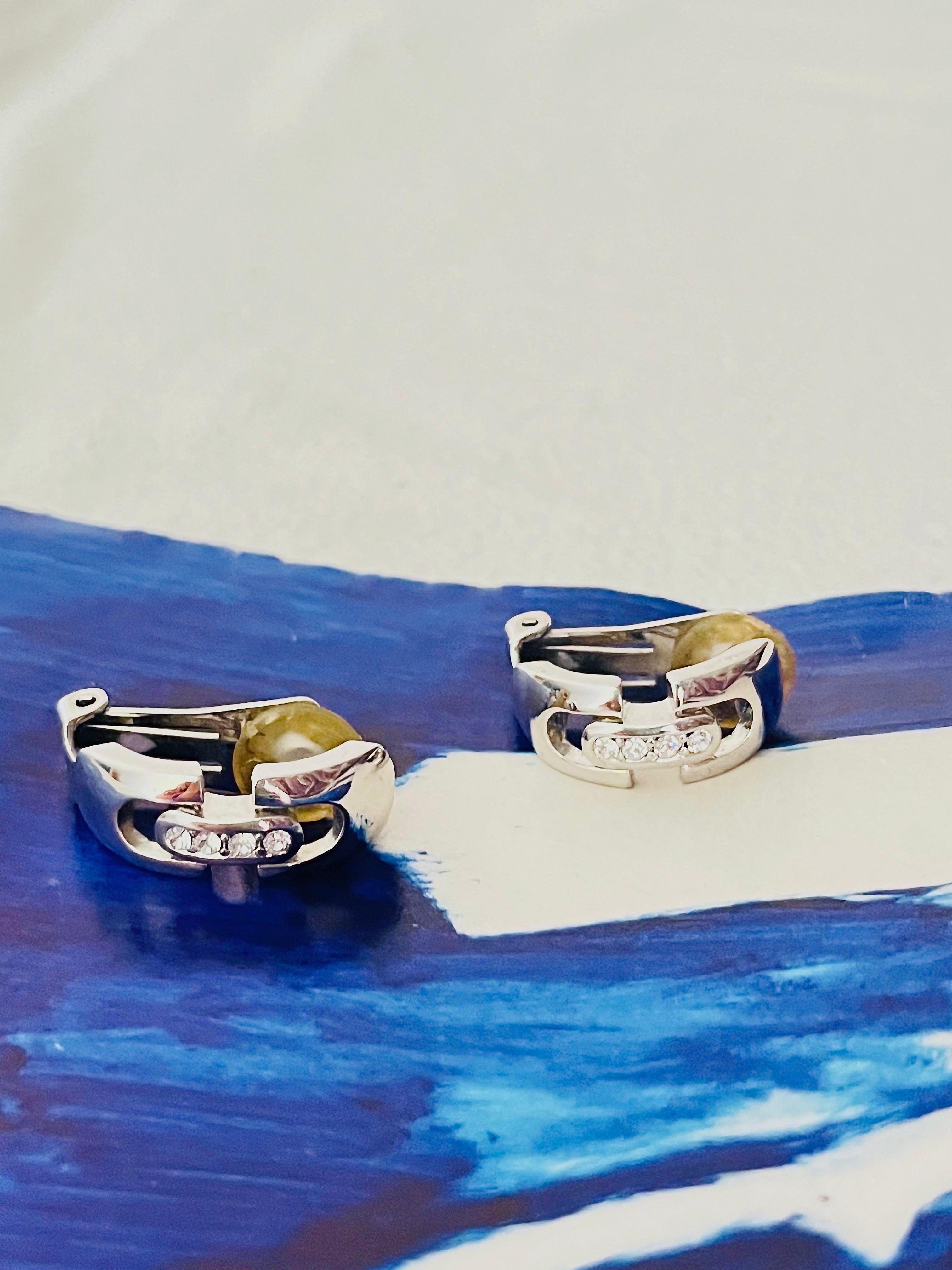 Christian Dior GROSSE 1970s Crystals Interlocked Hoop Dome Silver Clip Earrings In Good Condition For Sale In Wokingham, England