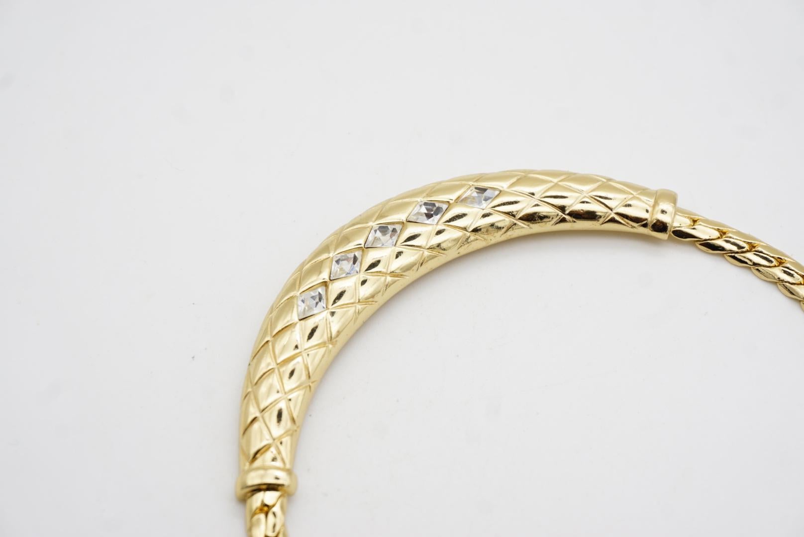 Christian Dior GROSSE 1970s Diamante Cristalli Plaid Matelassé Collana a mezzaluna in vendita 5