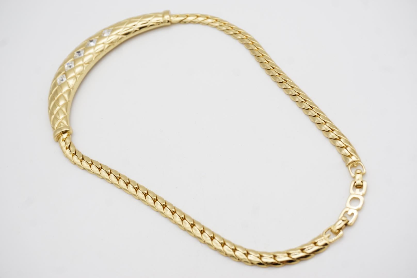 Christian Dior GROSSE 1970s Diamante Cristalli Plaid Matelassé Collana a mezzaluna in vendita 6