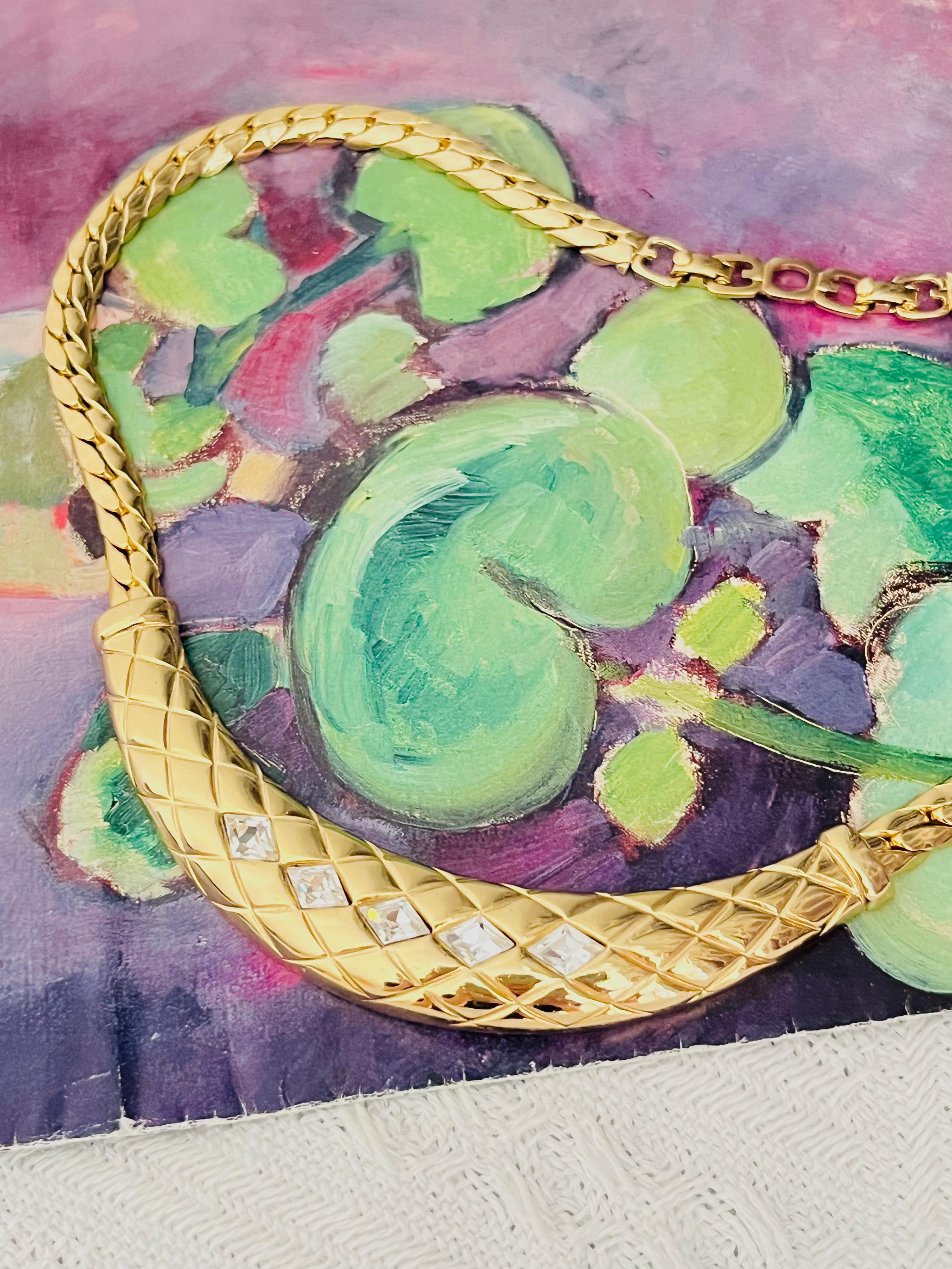 Christian Dior GROSSE 1970s Diamante Cristalli Plaid Matelassé Collana a mezzaluna In condizioni ottime in vendita a Wokingham, England