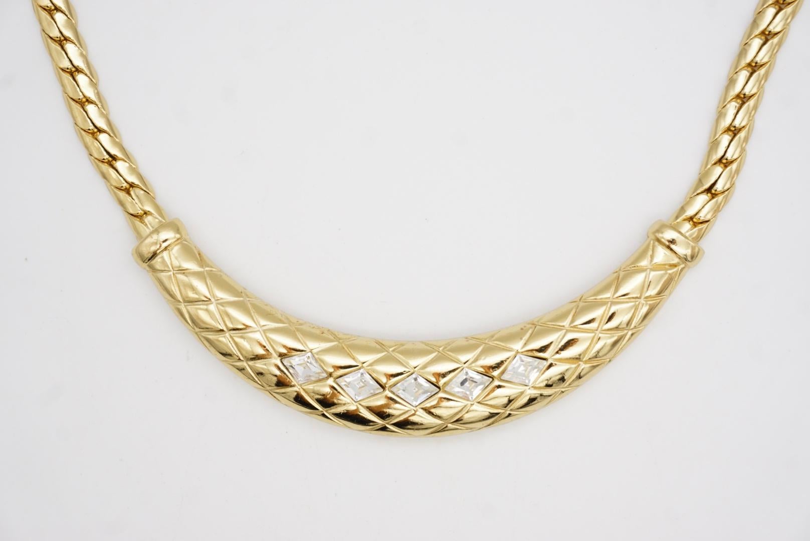 Christian Dior GROSSE 1970s Diamante Cristalli Plaid Matelassé Collana a mezzaluna in vendita 3