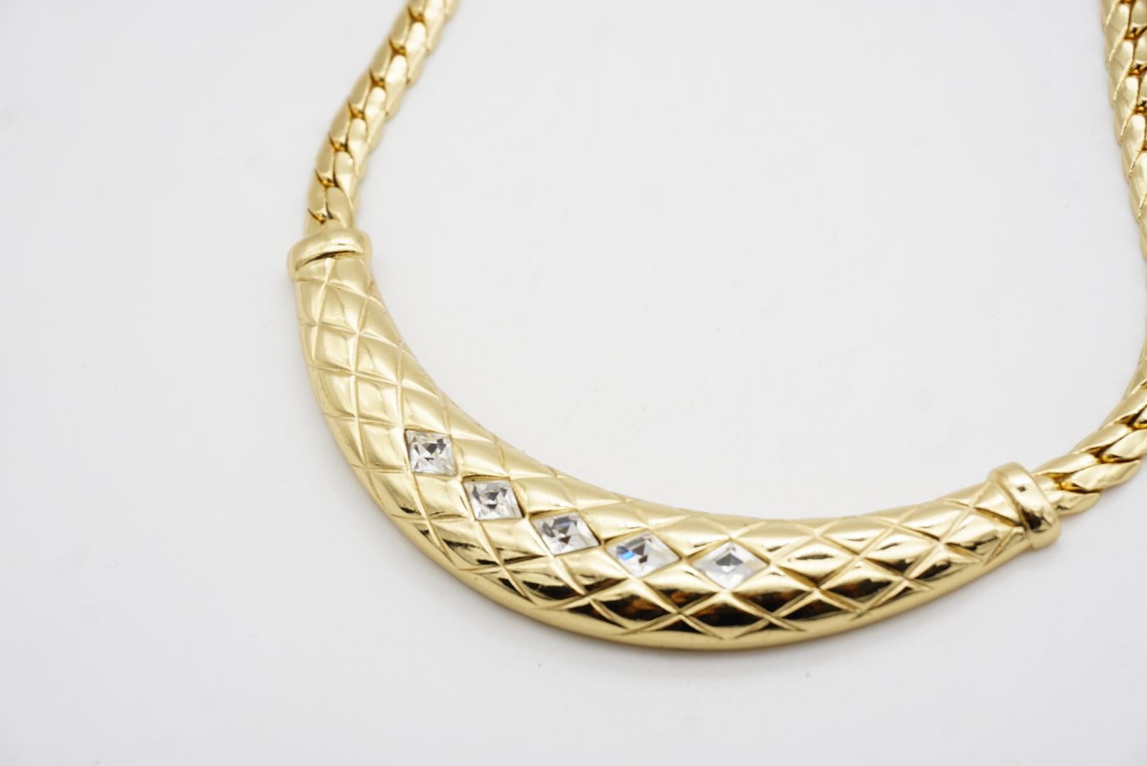 Christian Dior GROSSE 1970s Diamante Cristalli Plaid Matelassé Collana a mezzaluna in vendita 4