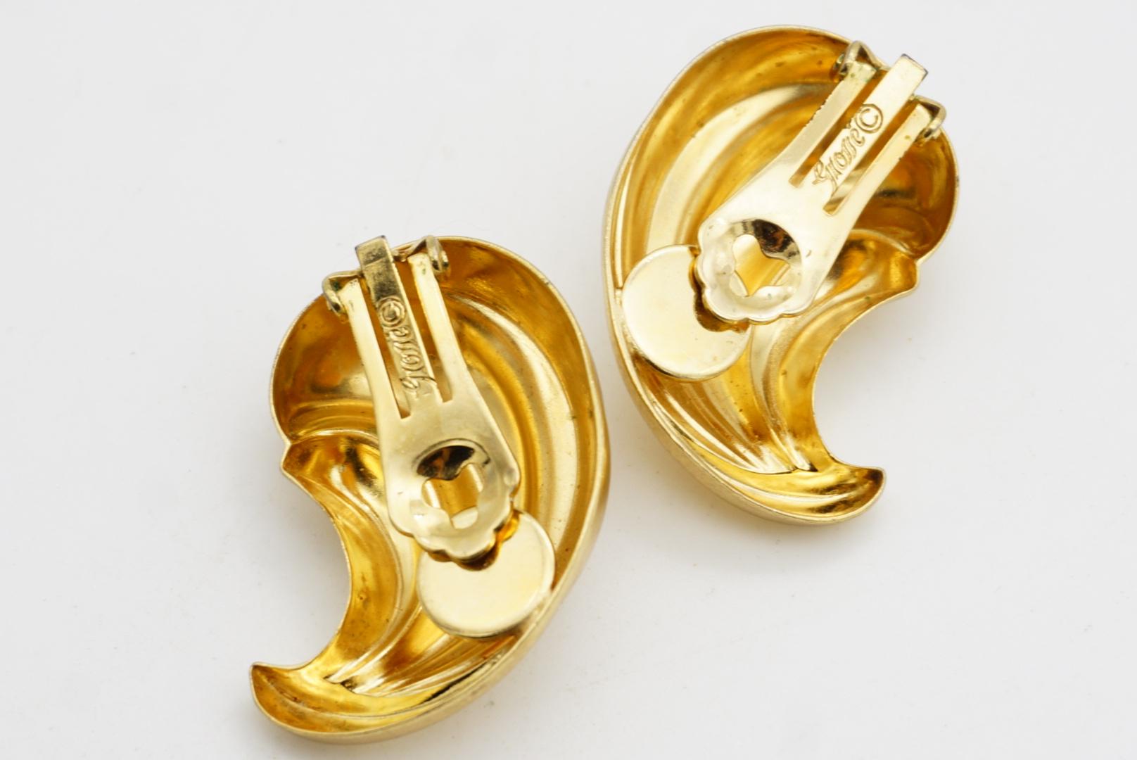 Christian Dior GROSSE Pendientes de clip en forma de media luna extragrandes con forma de hoja de alas brillantes de los años 70 en venta 8