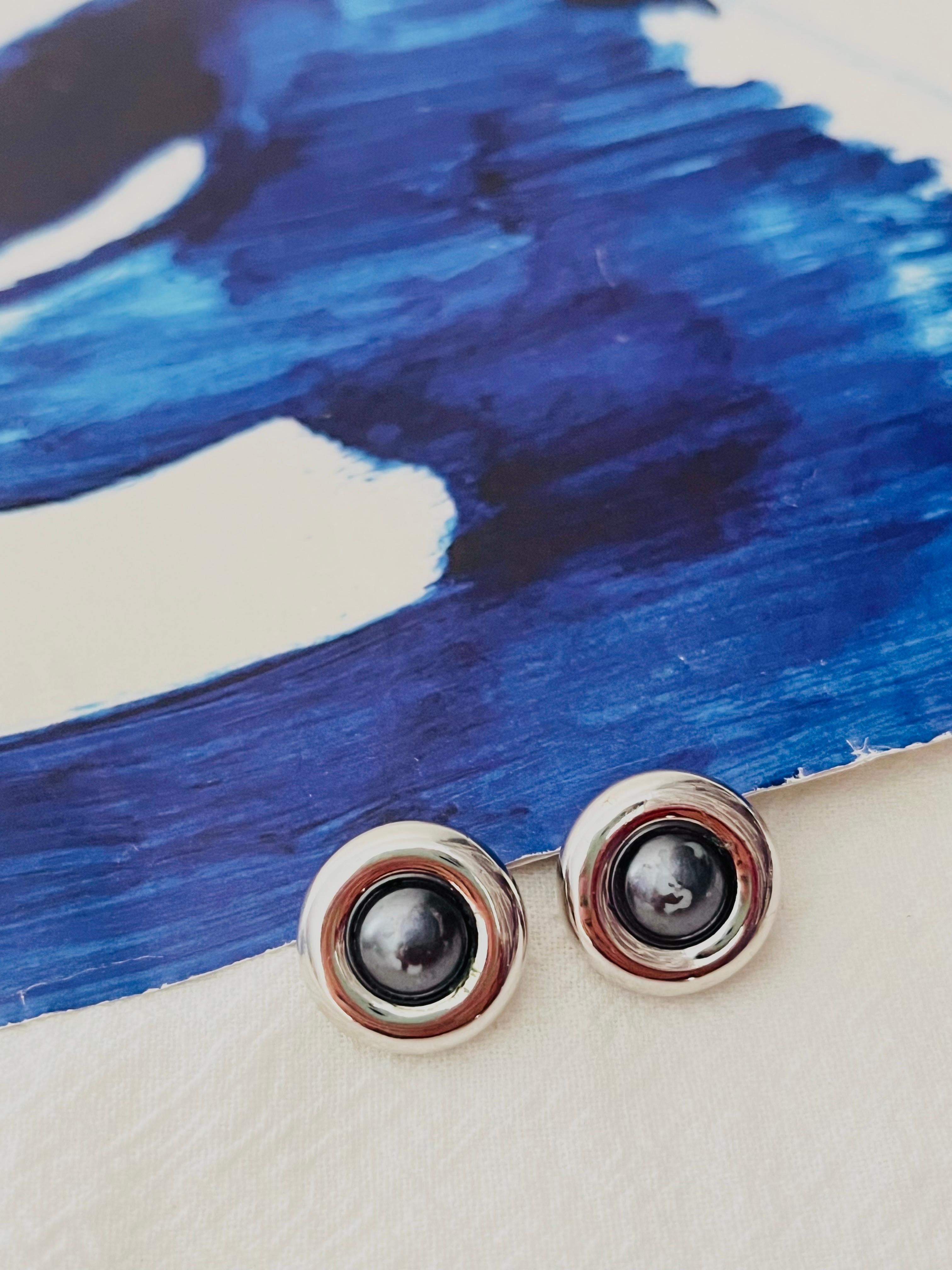 Women's or Men's Christian Dior GROSSE 1970s Grey Round Circle Modernist Silver Pierced Earrings For Sale