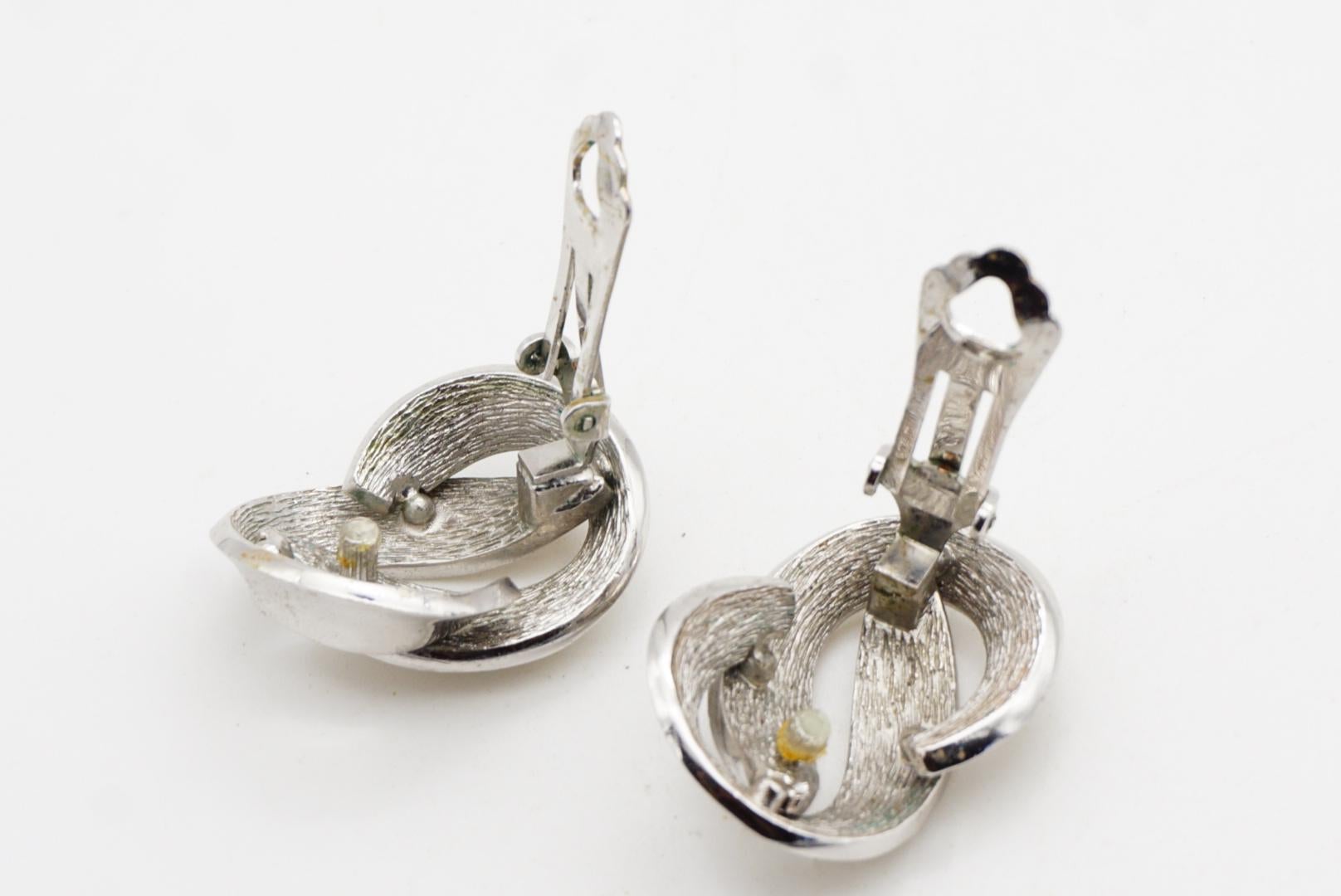 Christian Dior GROSSE 1970s Orecchini d'argento con cristalli intrecciati e massicci in vendita 10