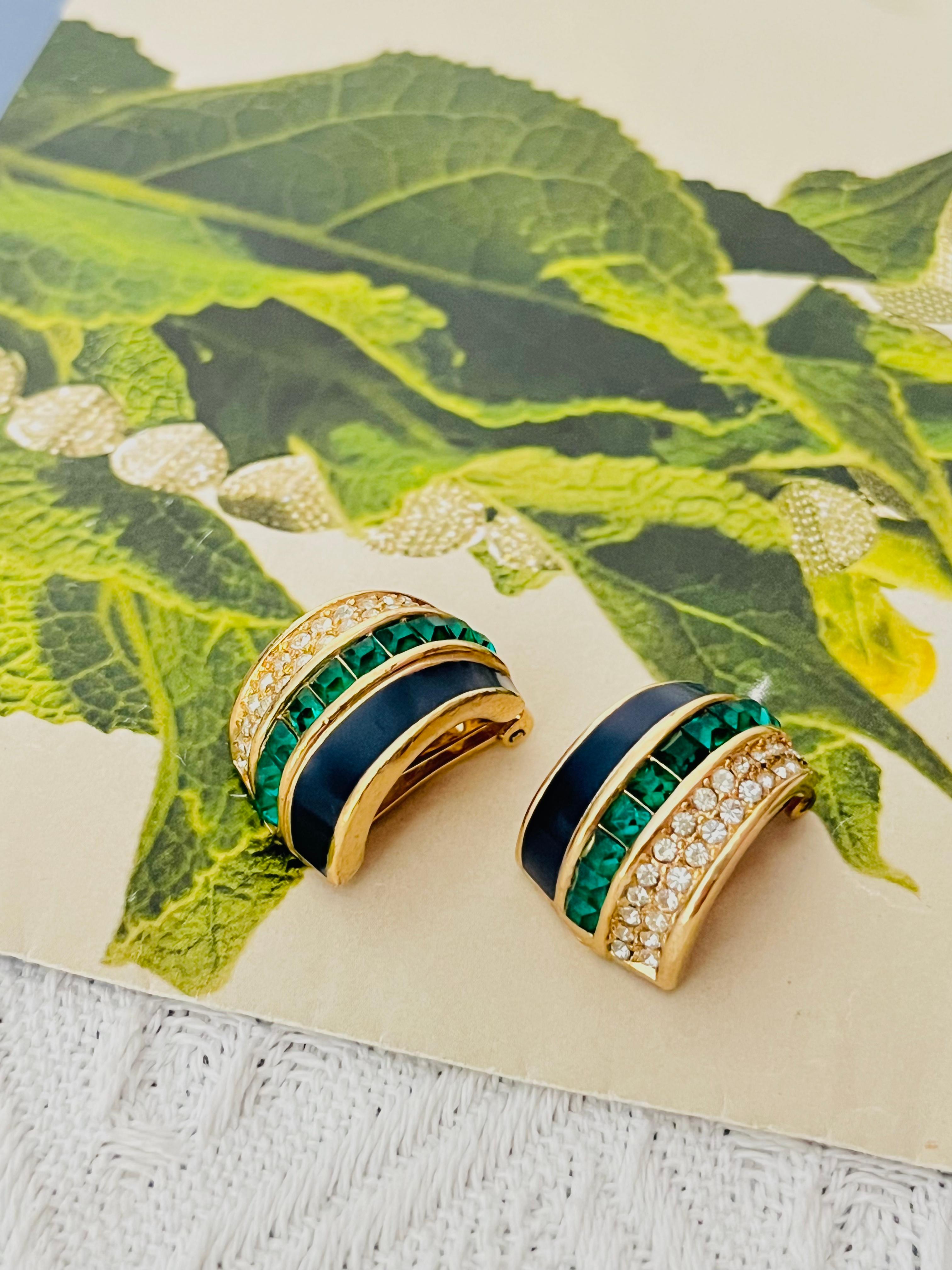 Christian Dior GROSSE 1970s Large Navy Cube Emerald Crystals Dome Hoop Earrings In Good Condition In Wokingham, England