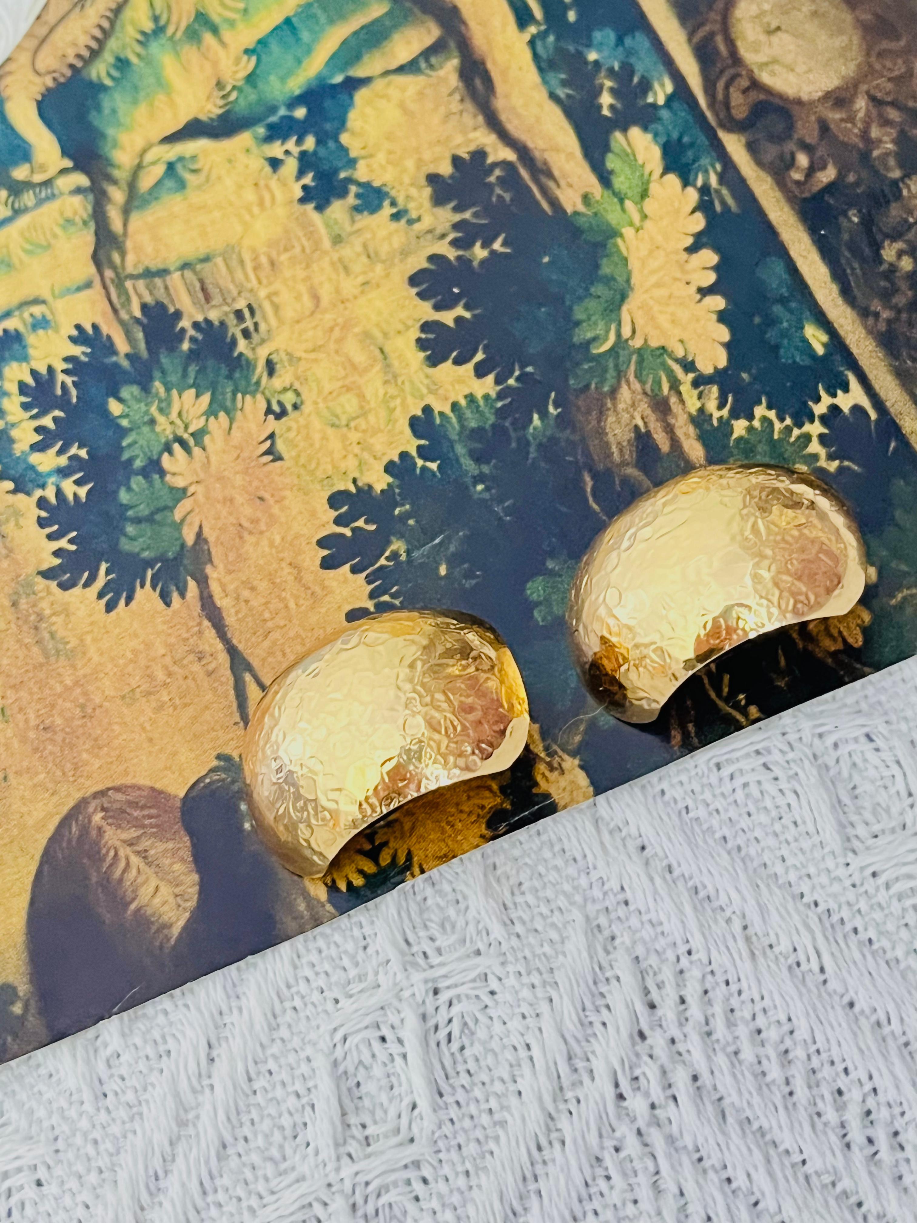 Art Deco Christian Dior GROSSE 1970s Large Ripple Hoop Semi Dome Circle Clip Earrings For Sale