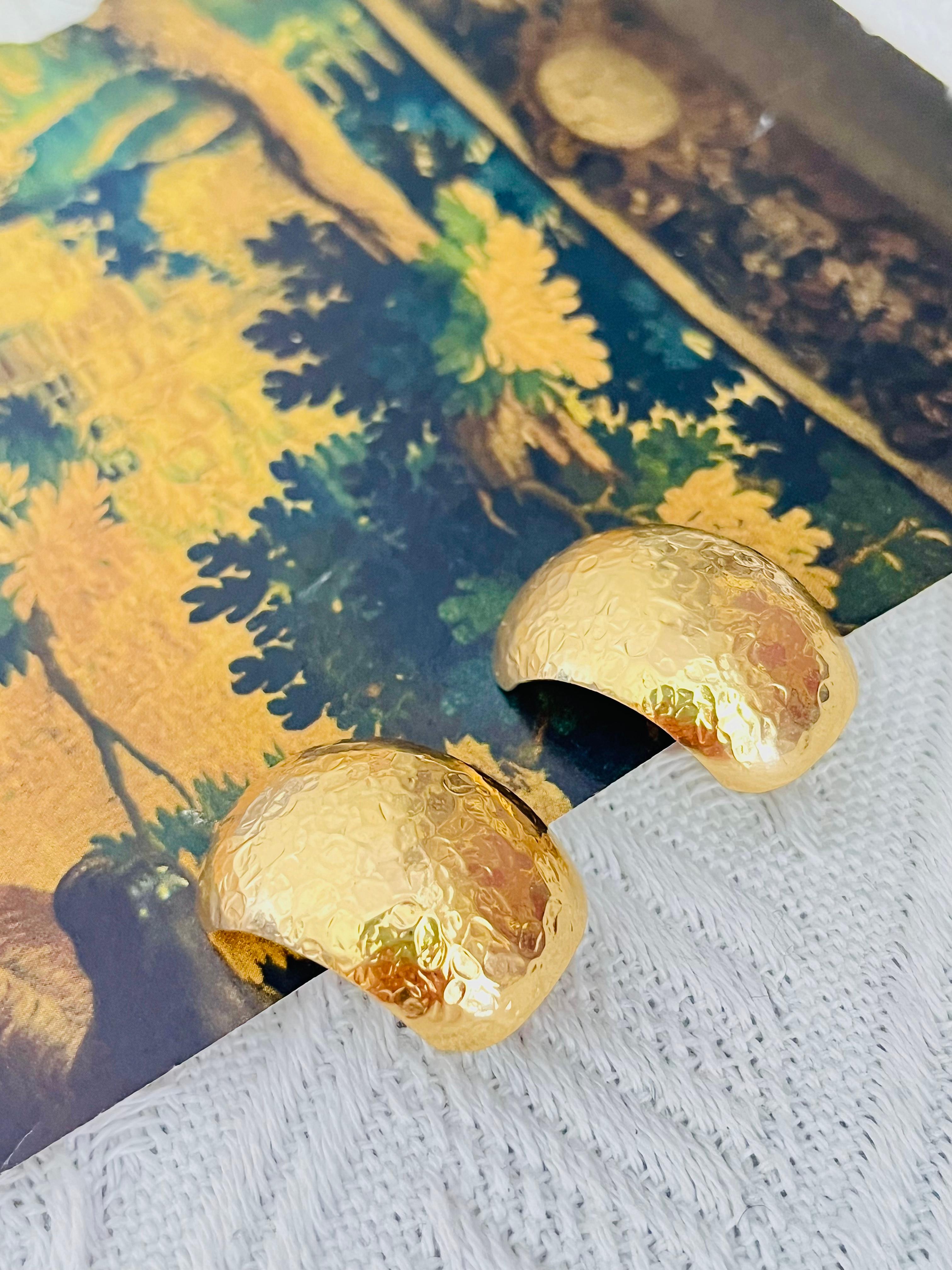 Christian Dior GROSSE 1970s Large Ripple Hoop Semi Dome Circle Clip Earrings In Good Condition For Sale In Wokingham, England