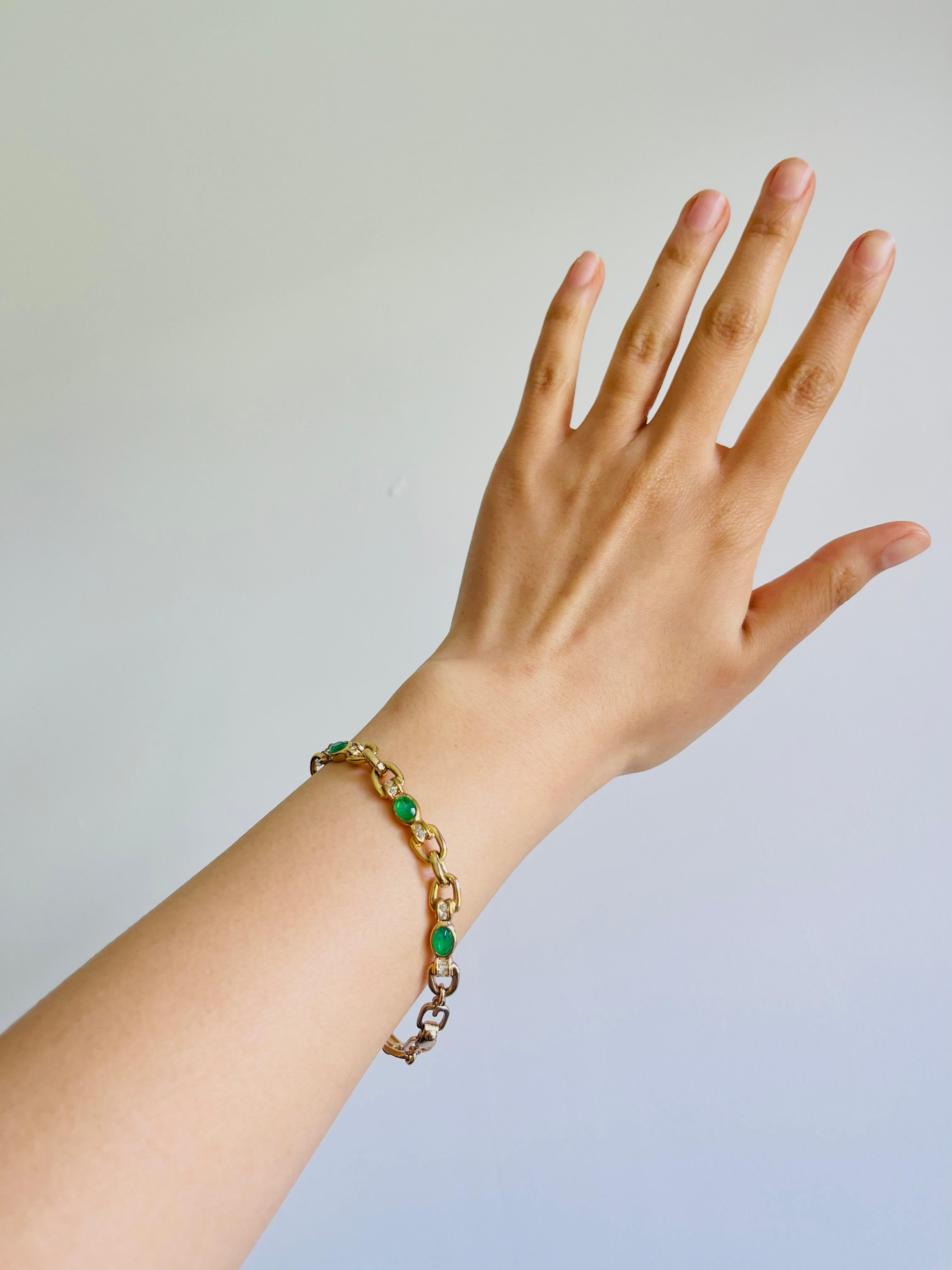 Christian Dior GROSSE Pulsera eslabonada con cristales esmeralda ovalados de los años 70 en venta 3