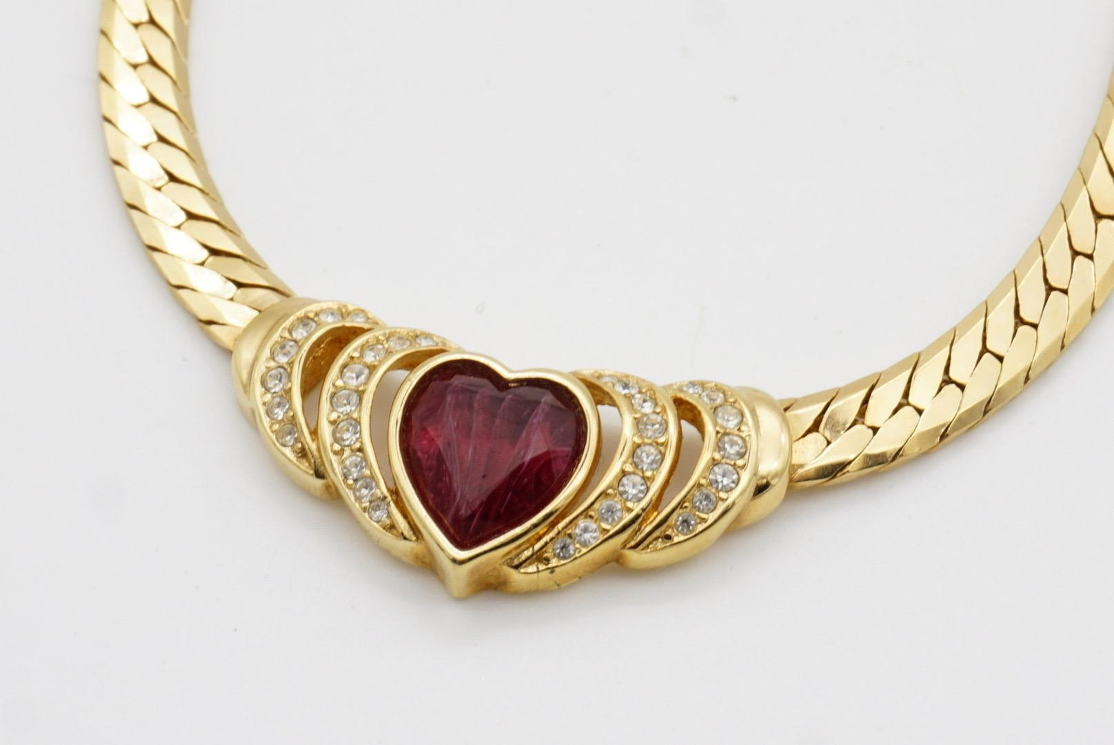 Christian Dior GROSSE 1970s Cuore di rubino con cristalli traforati Collana in oro 5
