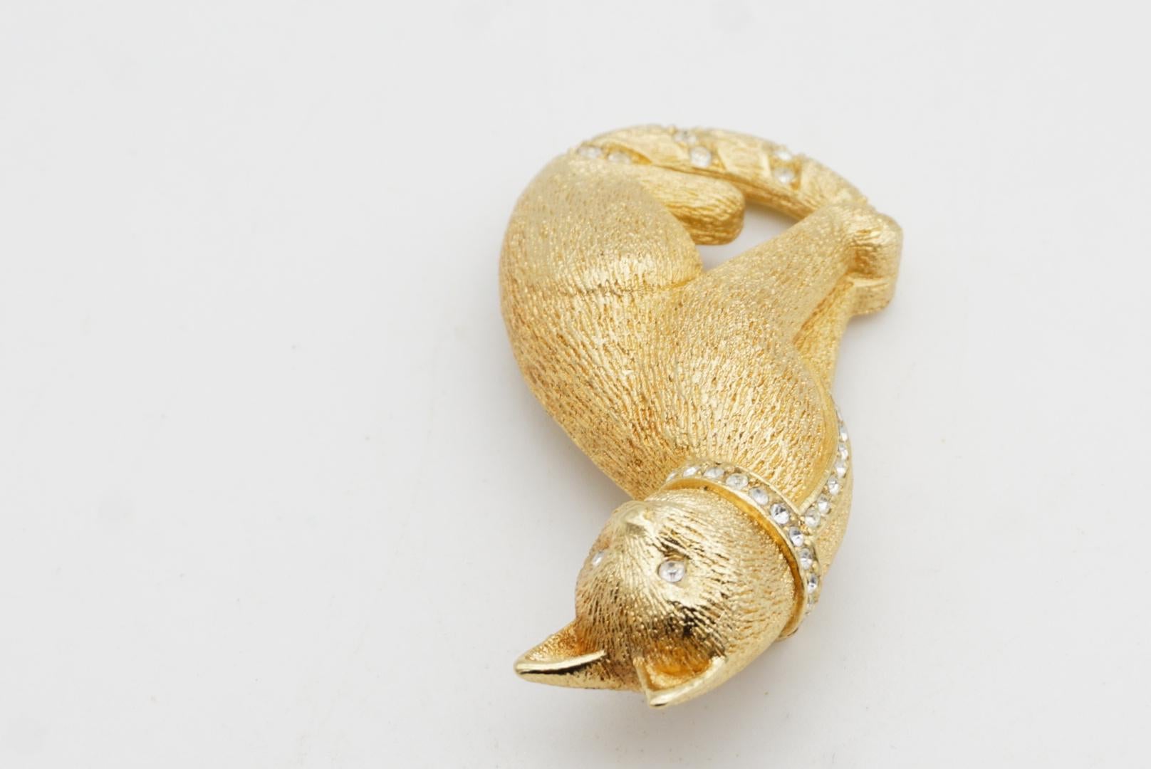 Christian Dior GROSSE 1970s Textured Vivid Cute Cat Sit Crystals Chunky Brooch For Sale 5