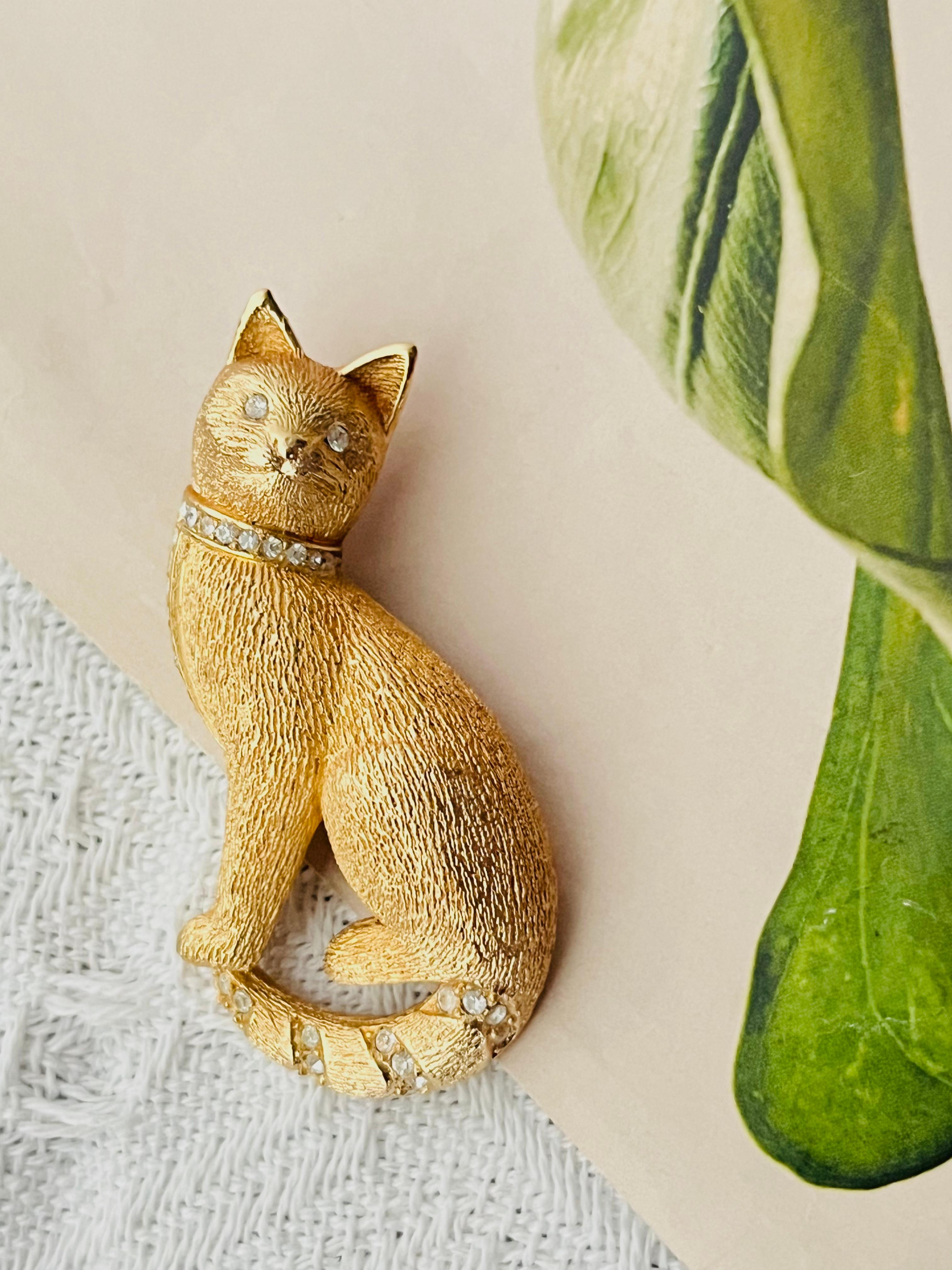Art Deco Christian Dior GROSSE 1970s Textured Vivid Cute Cat Sit Crystals Chunky Brooch For Sale